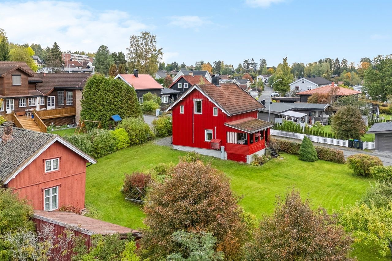 Herfra er det kort vei til Ankerskogen friluftsområde, fine turstier og bussholdeplass som lett tar deg i retning Hamar sentrum. Galleribilde