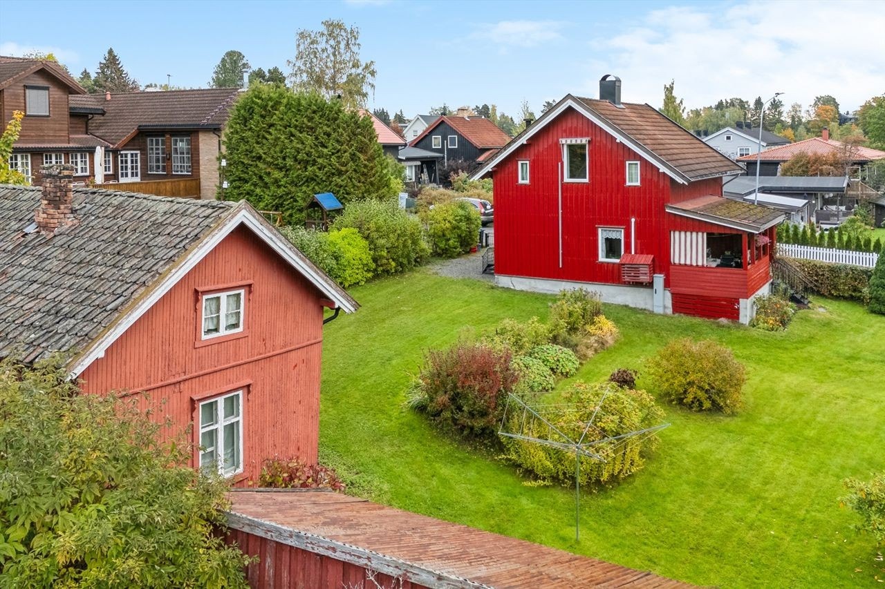 En sjarmerende enebolig fra 1912 med en stor, opparbeidet hage. Galleribilde
