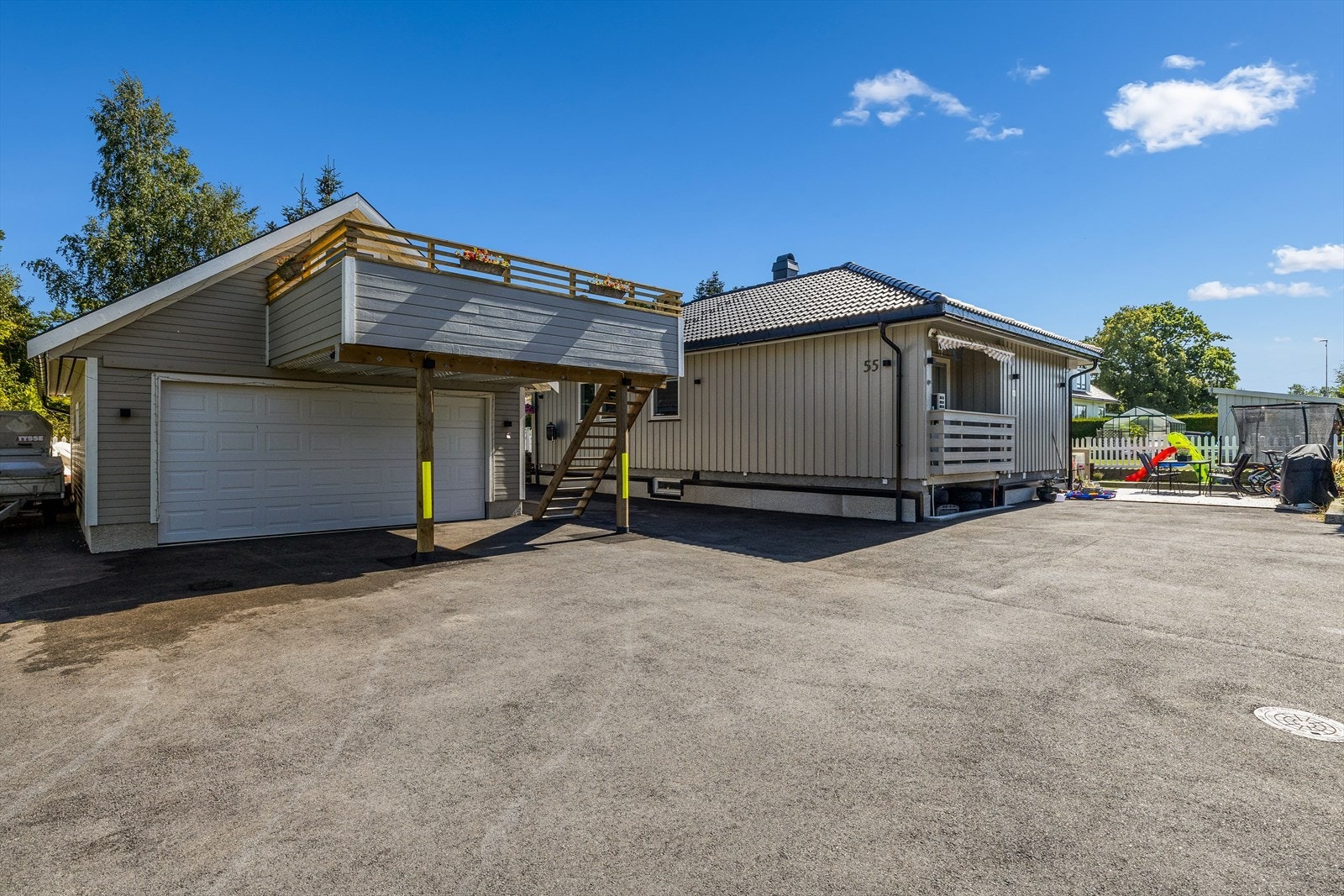 Ny terrasse over garasjen. Galleribilde