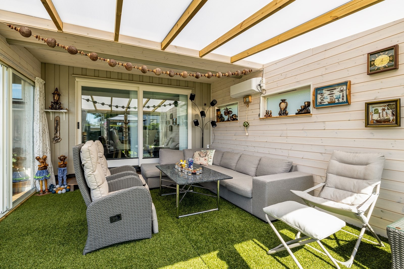 Hyggelig sommerstue sørger for ekstra lunhet og ikke minst skjerming. Galleribilde