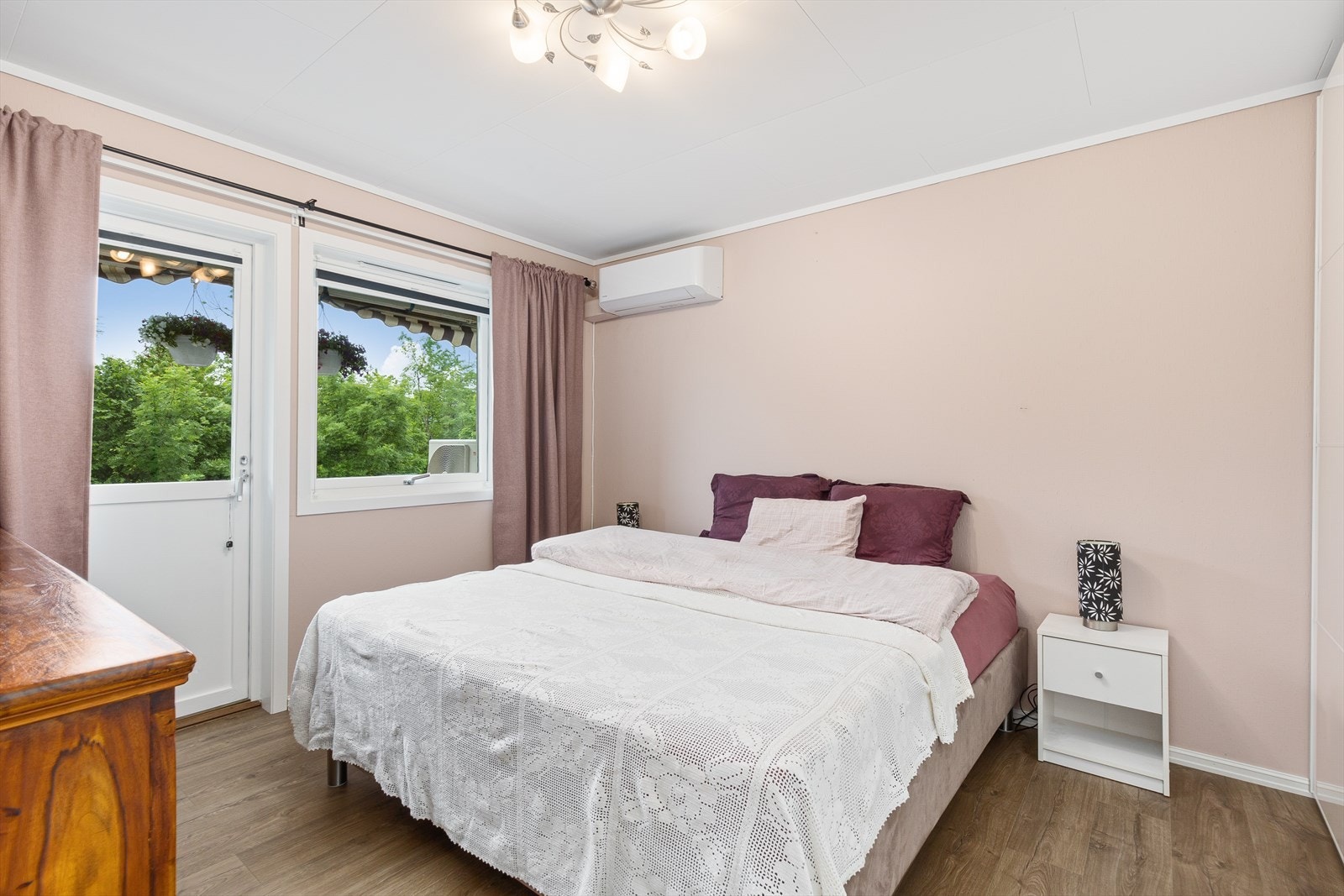 Hovedetasjen er innredet med 3 soverom Galleribilde