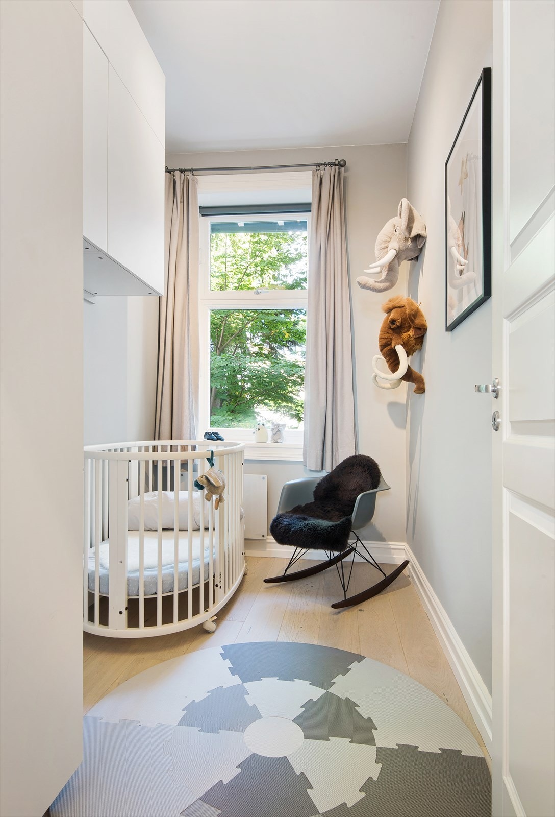 Soverom nummer to passer fint som barnerom, gjesterom eller hjemmekontor. Galleribilde