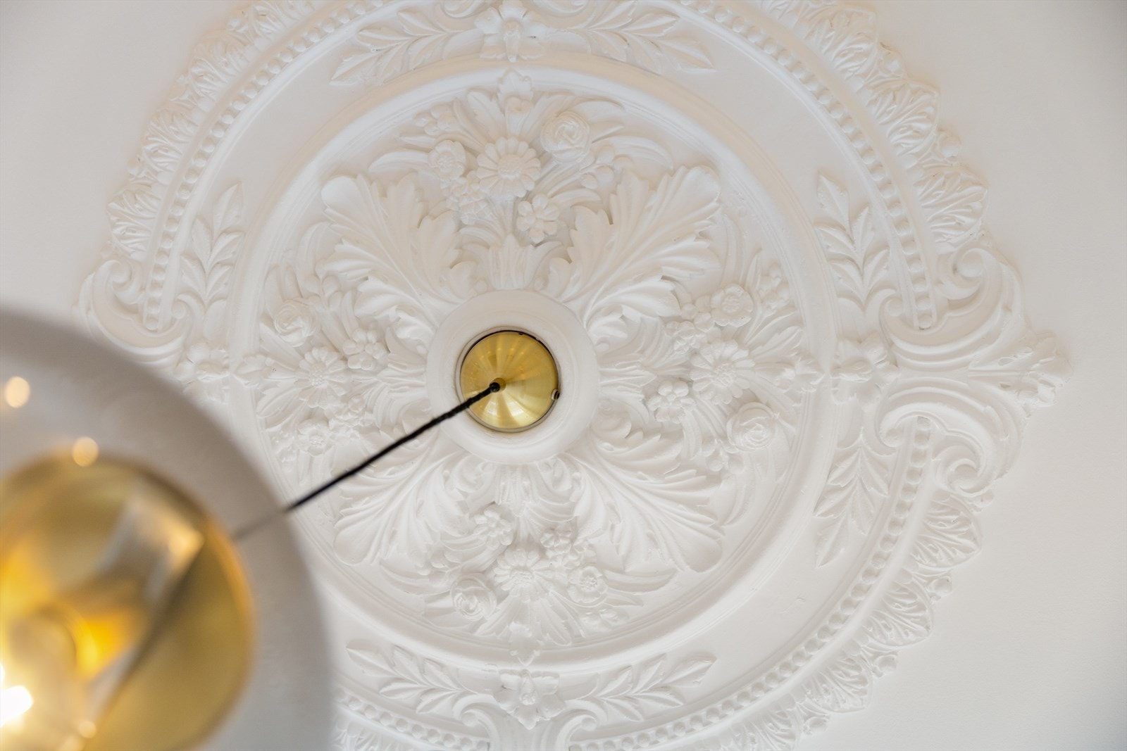 Leiligheten byr på flotte klassiske detaljer. Galleribilde