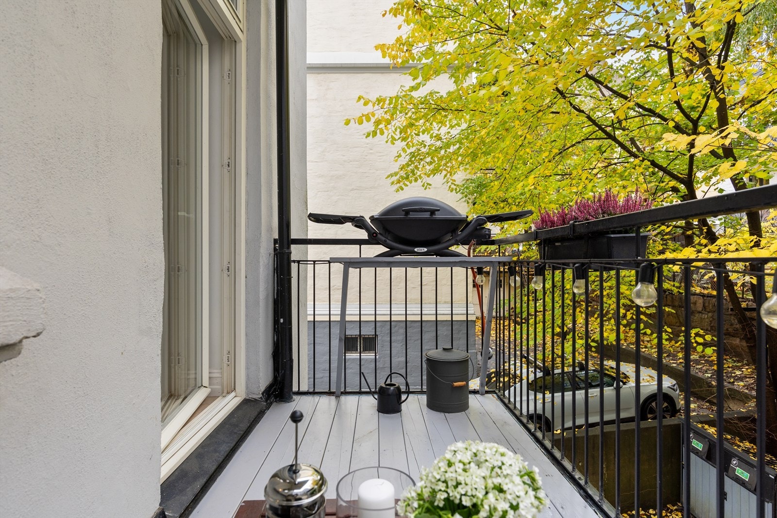 Her er det god plass til grill og annet møblement. Galleribilde