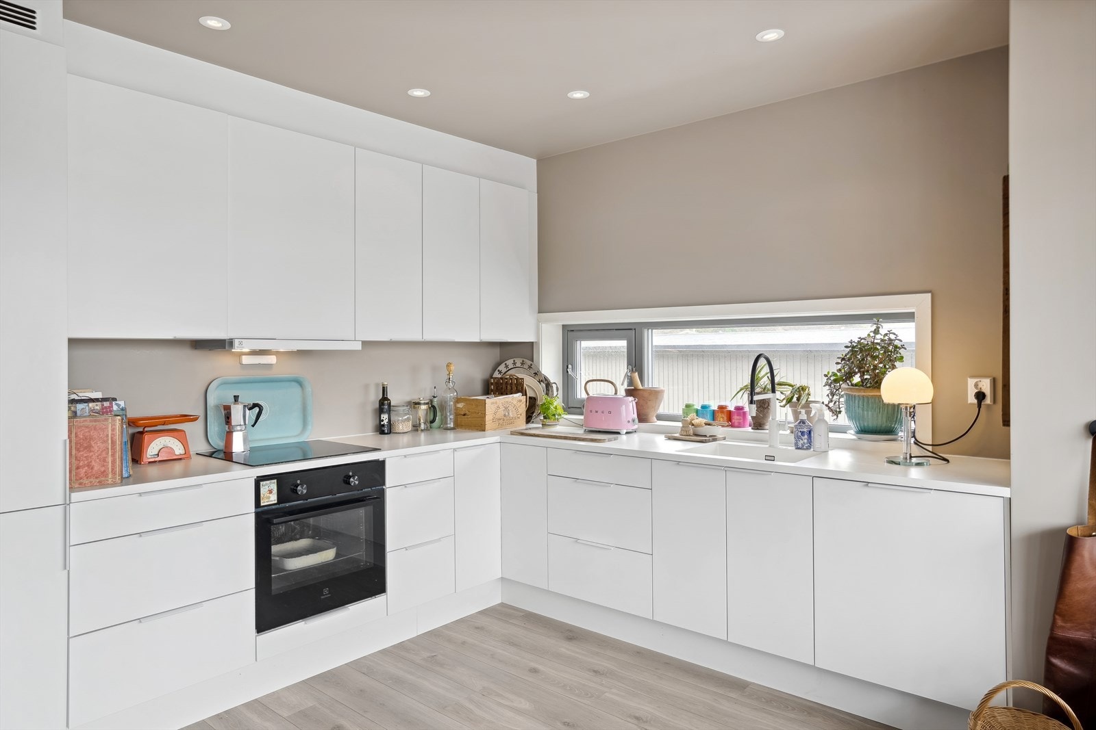 Takstmann har vurdert kjøkkenet til tilstandsgrad 0/1 - trygt og forutsigbart for kjøper! Galleribilde