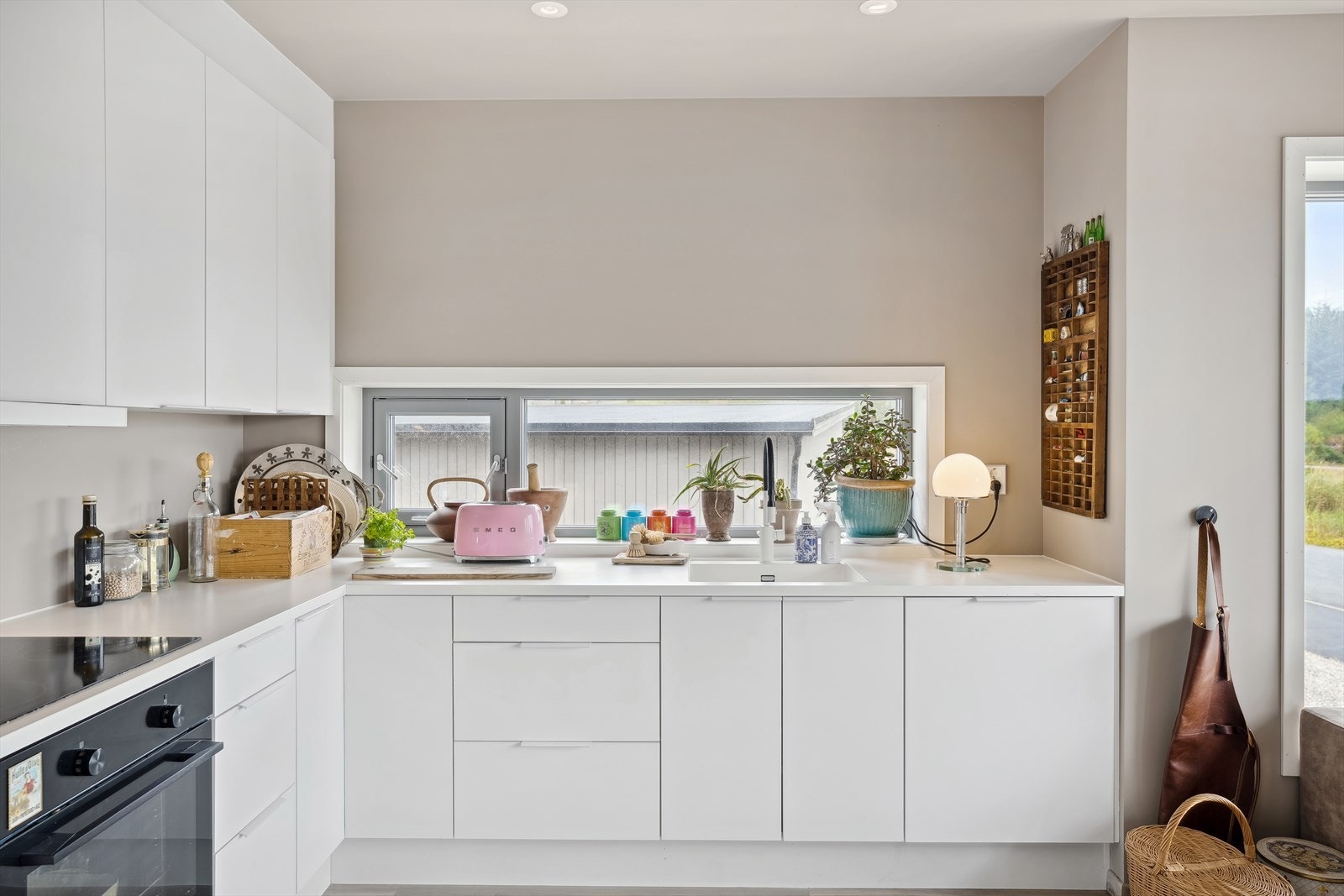 Kjøkkenet er levert av kvalitetsleverandøren JKE. Galleribilde