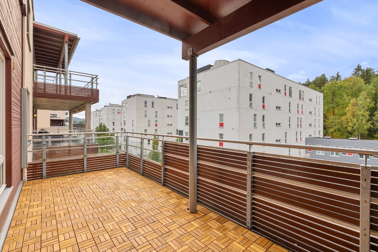 Her får dere en solrik balkong på hele 14 m². Galleribilde