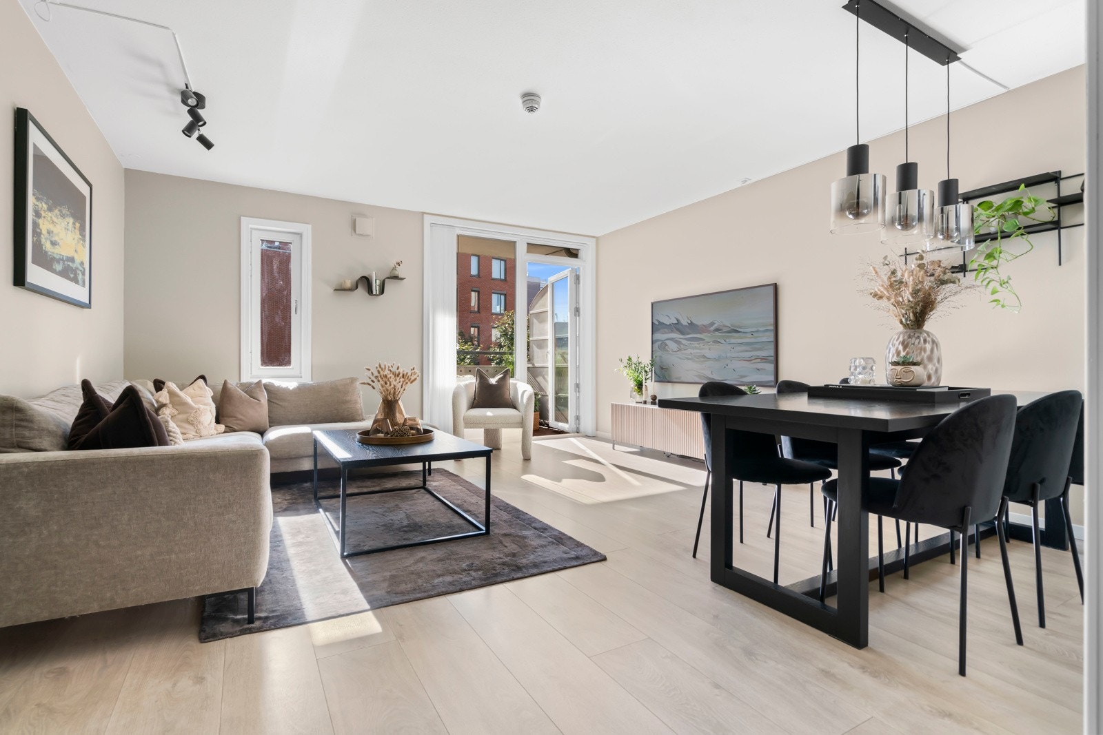 Lasse hoftun v/ PrivatMegleren Aksept ønsker deg velkommen til Velkommen til Dalsbergstien 22 A Galleribilde