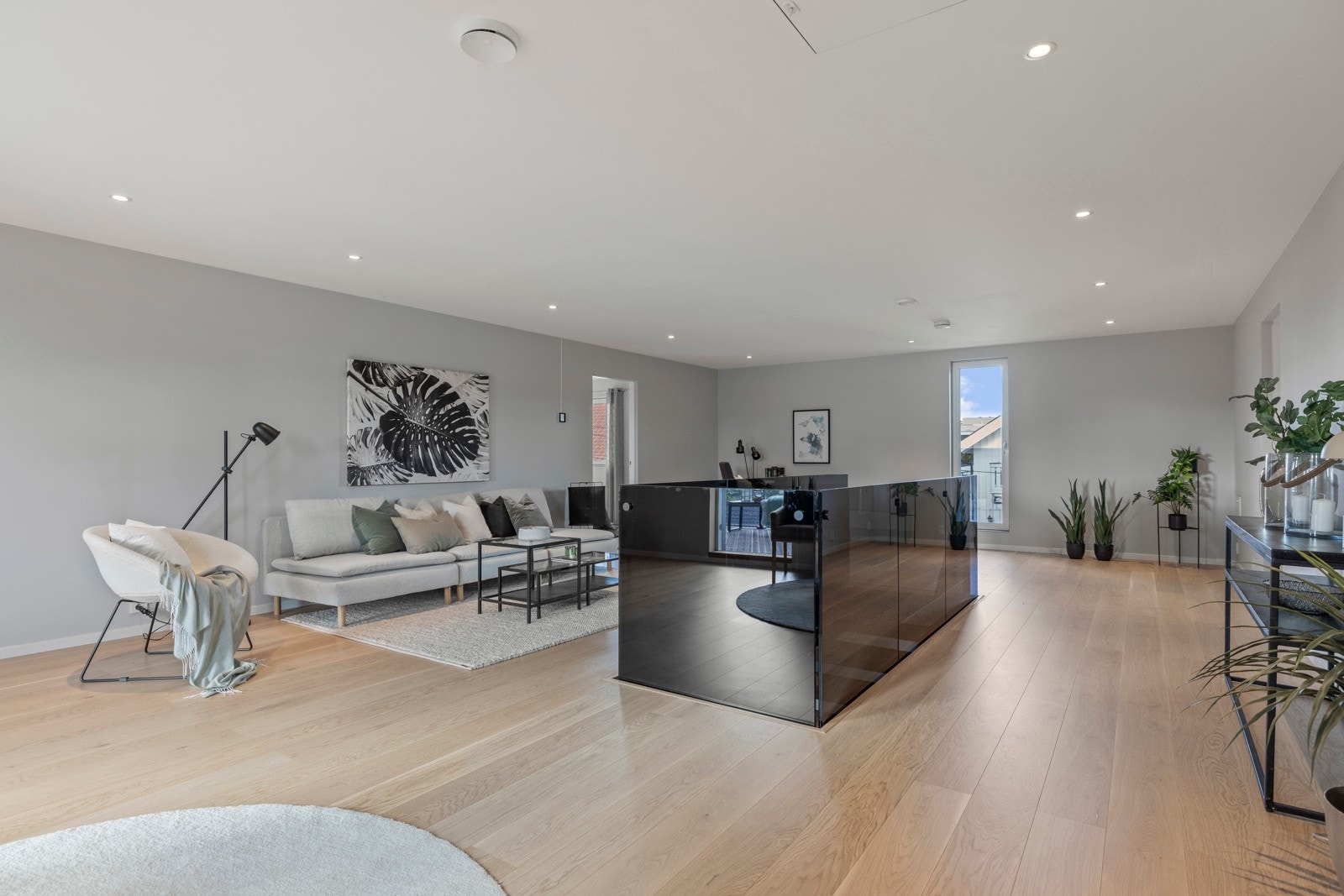 I 2. etasje er det en stor stue som kan innredes på mange forskjellige måter. Galleribilde