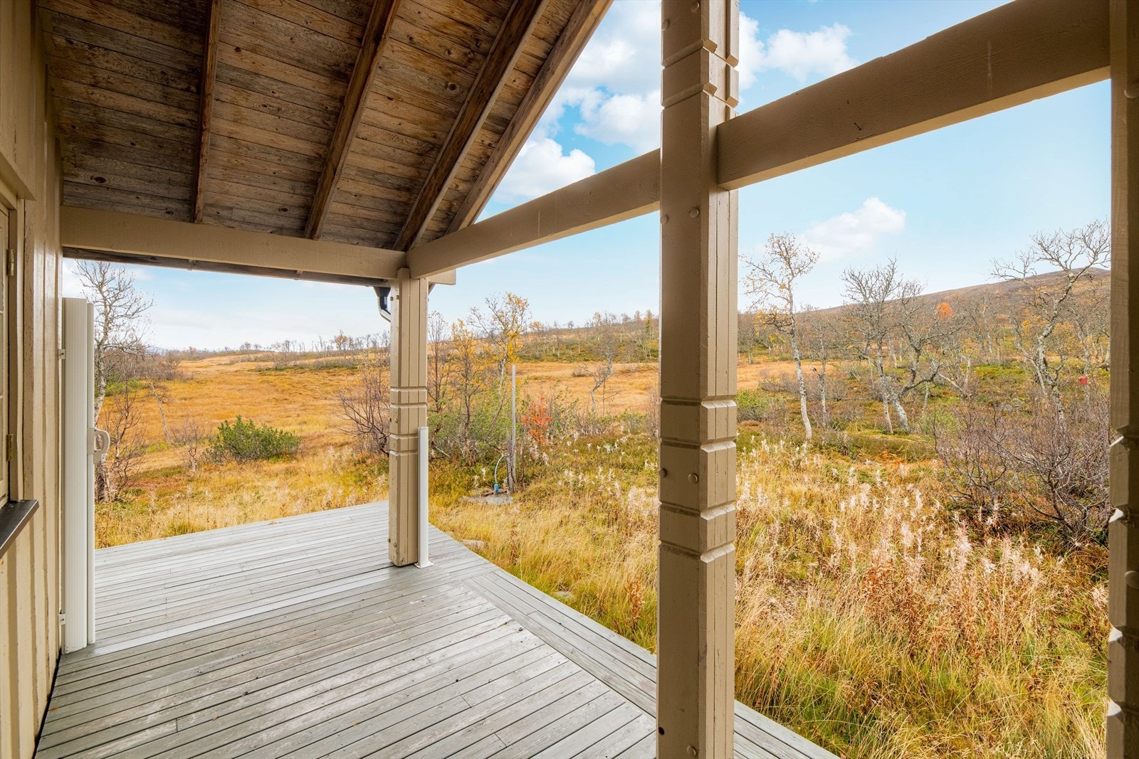 Fritidsbolig med naturskjønn beliggenhet - Nær turområder og Møsvatn - Solrik terrasse og hems Galleribilde