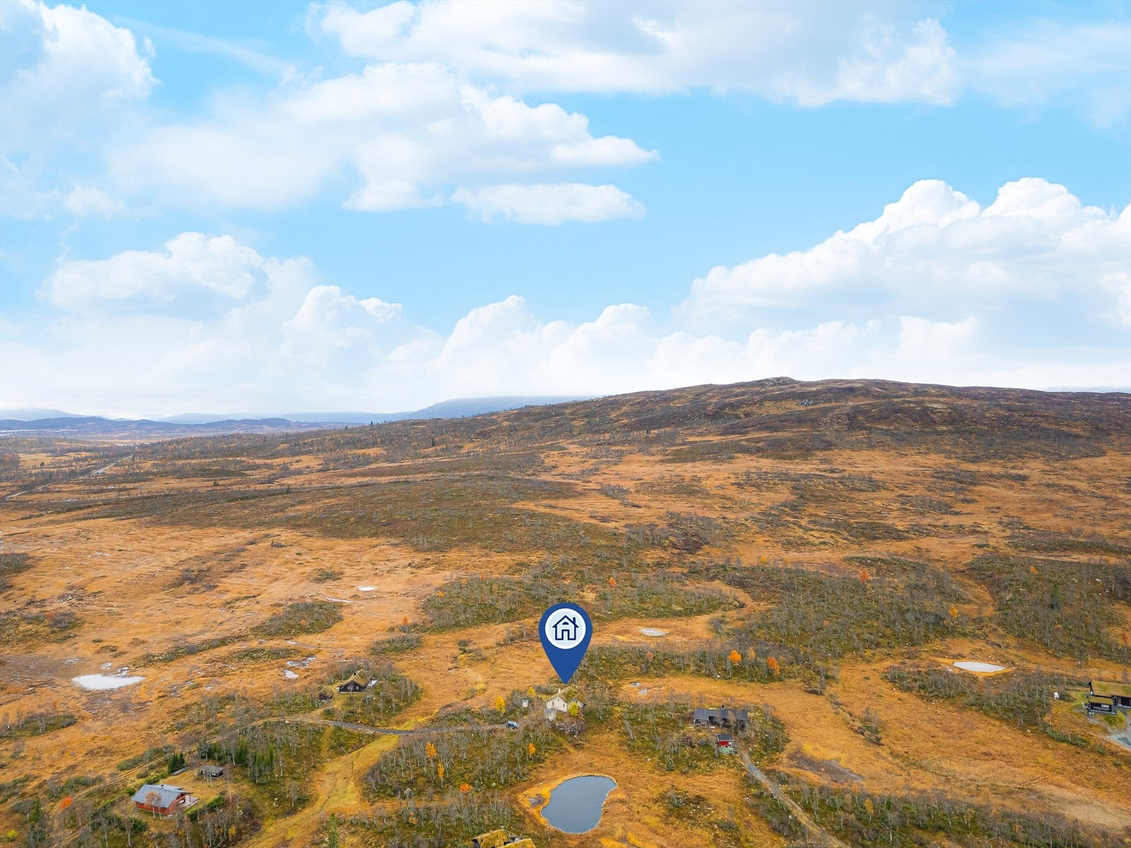 Området er meget naturskjønt og området er kjent for vakkert fjellterreng med gode skiforhold. Et flott utgangspunkt for både lange og korte fotturer i skog og mark, eller sanking av sopp eller bær. Galleribilde