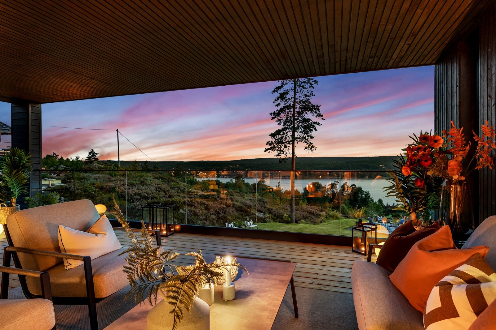 Her kan familien nyte sene sommerkvelder sammen, med en fantastisk utsikt som bakteppe. Galleribilde