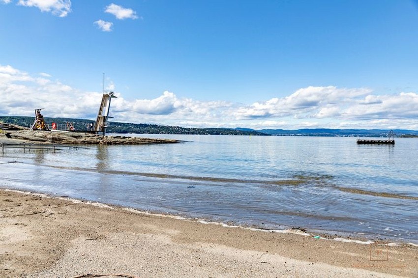 Ingierstrand ligger en kort kjøretur unna. Galleribilde