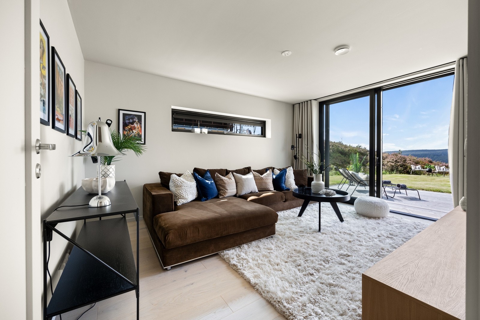 Boligen har i tillegg en fin tv-stue i første etasje, i tilknytning til soveromsavdelingen. Galleribilde