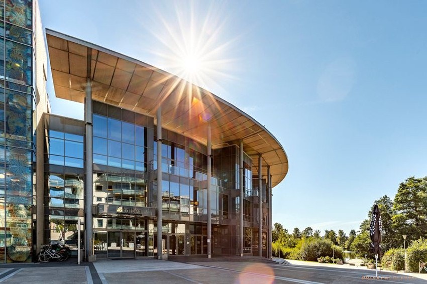 Kolben kultursenter tilbyr et variert tilbud med både restaurant, kino og bibliotek Galleribilde