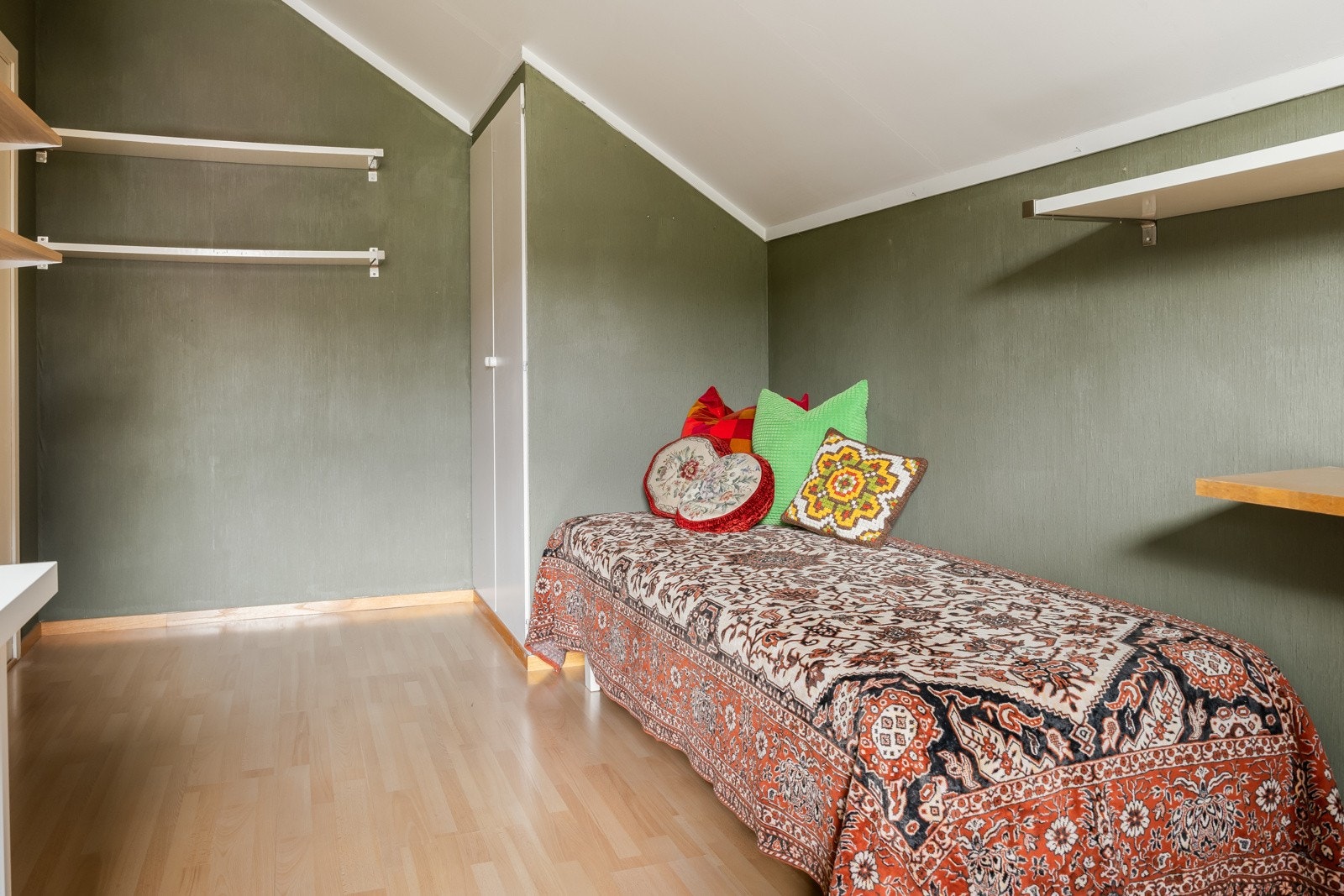 Alle rommene nyter godt av de rolige omgivesene på skjermede Øya. Galleribilde