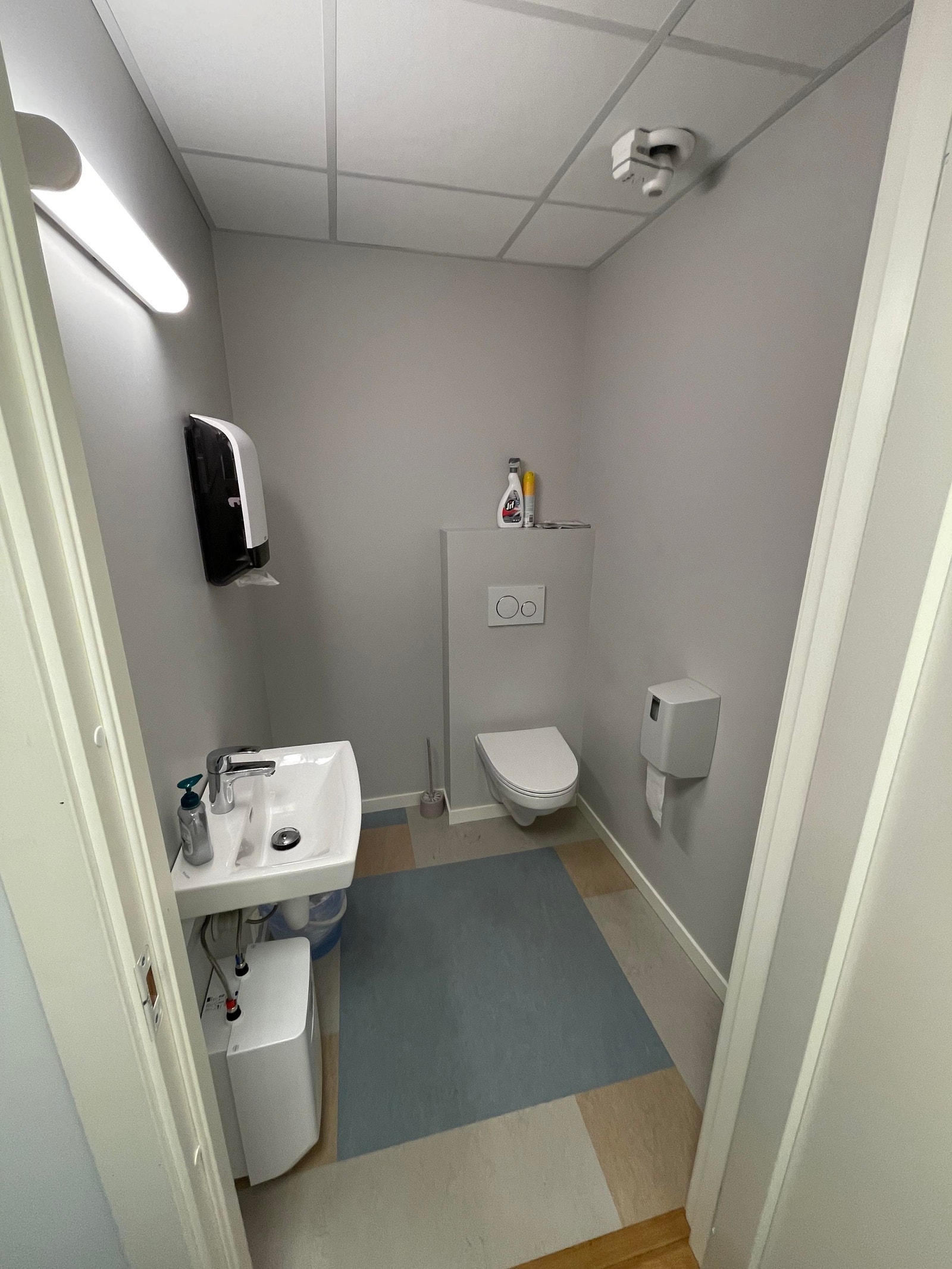 Toalett 2 av 2 Galleribilde