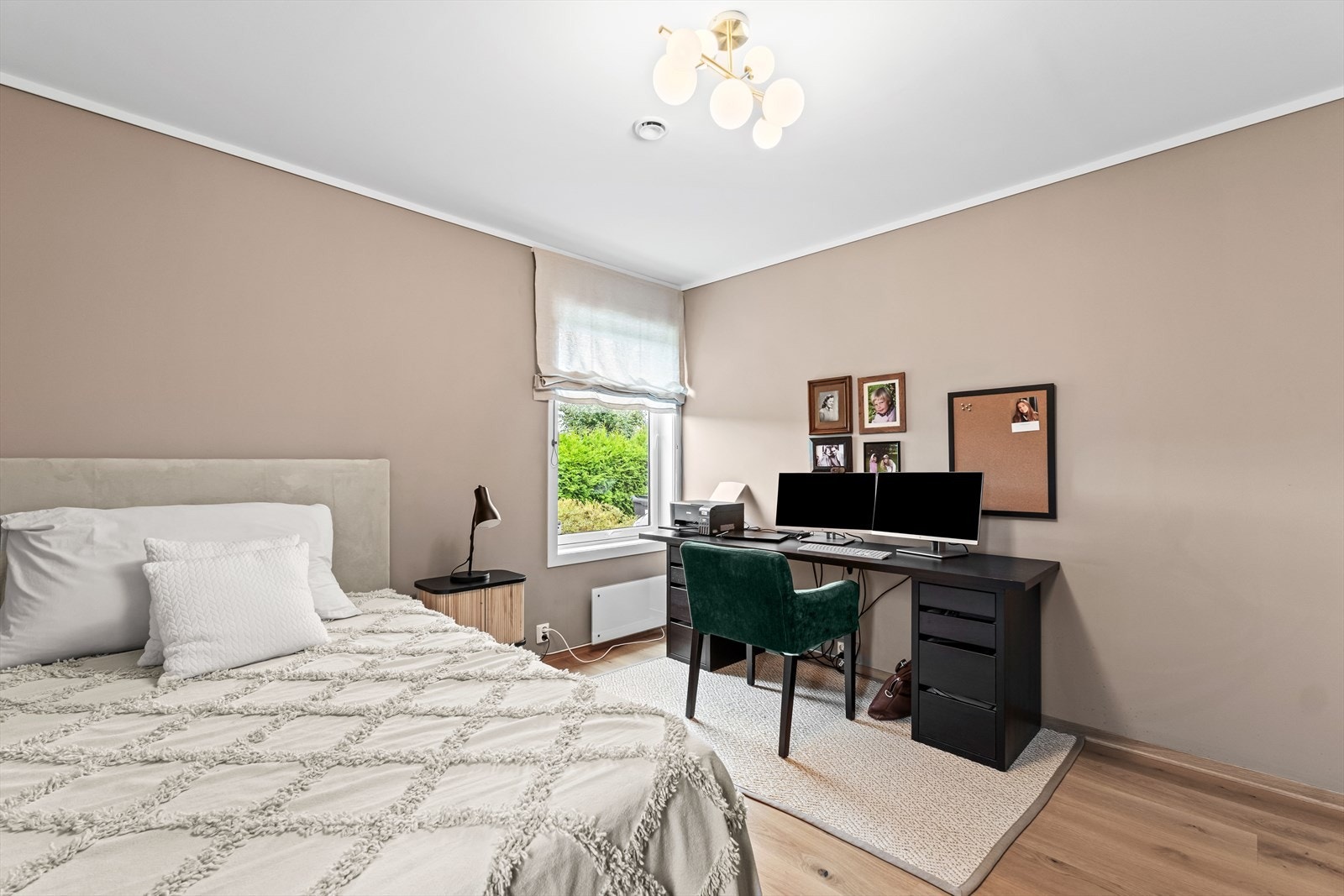 Familievennlig planløsning med mulighet for 3 soverom i samme etasje. Galleribilde