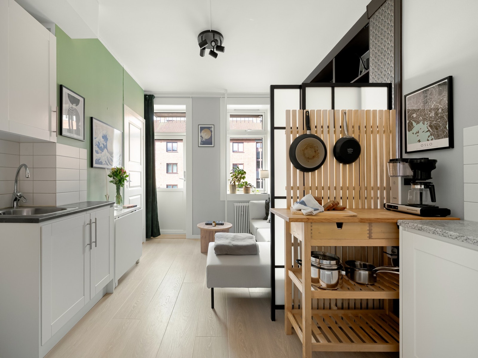 Det er verdt å nevne at oppvarming, varmtvann, strøm og internett er inkludert i månedlige utgifter. Dette bidrar til forutsigbarhet. Galleribilde