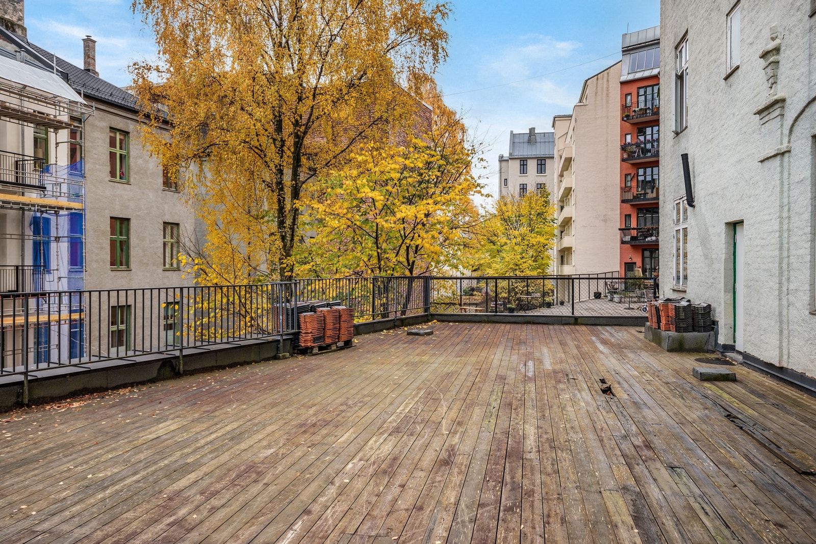 Felles terrasse. Galleribilde