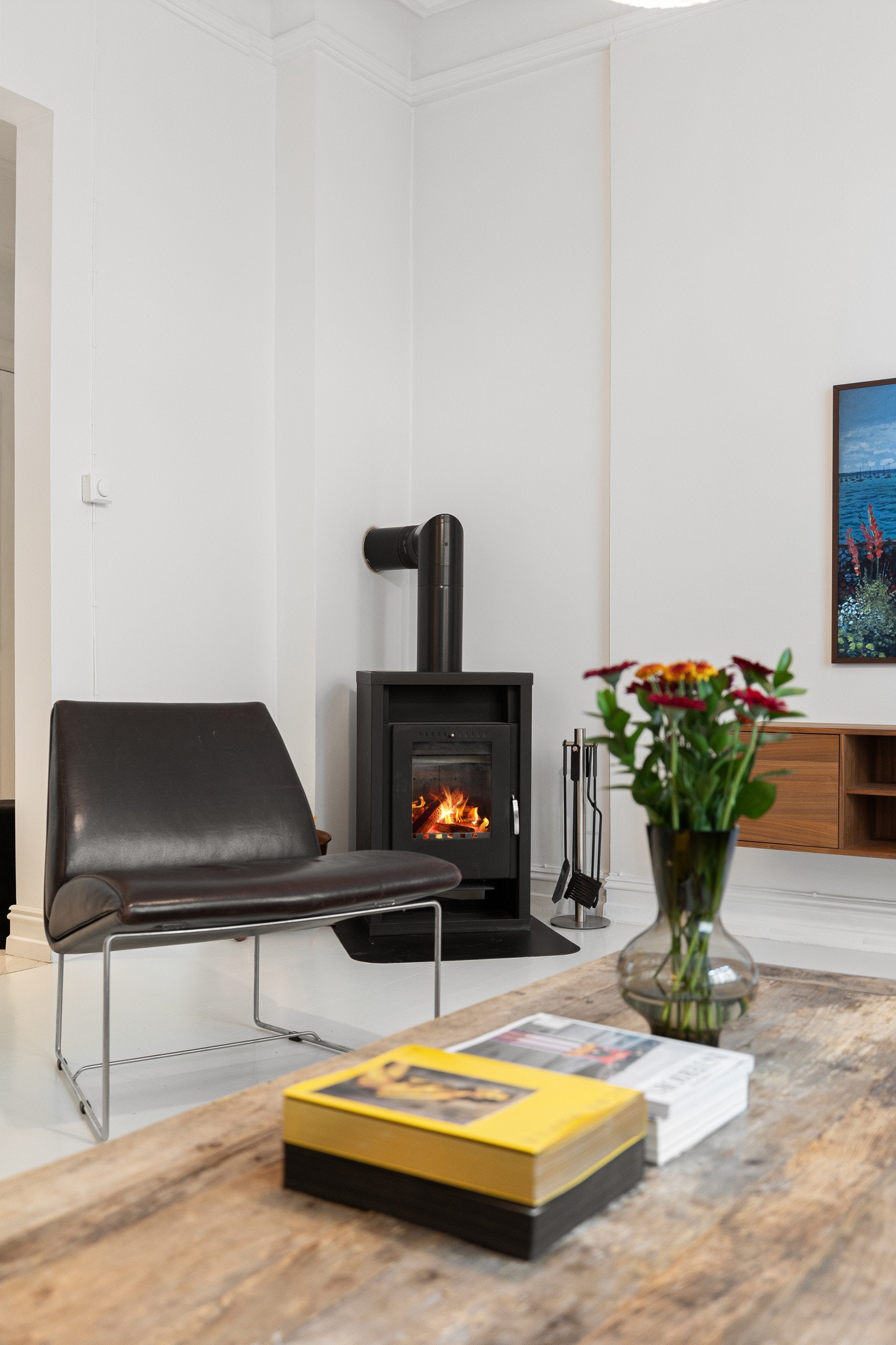 Her finner du også en peisovn som skaper både varme og hygge på kjølige dager. Galleribilde