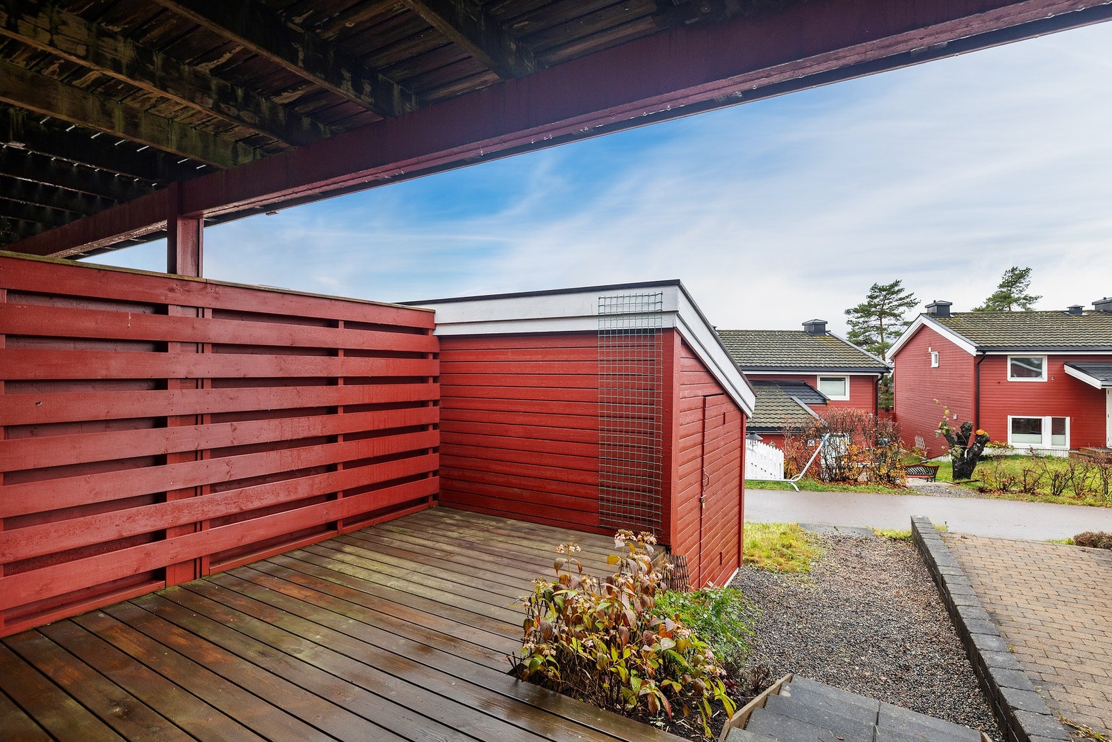 Praktisk utebod rett ved inngangen. Galleribilde