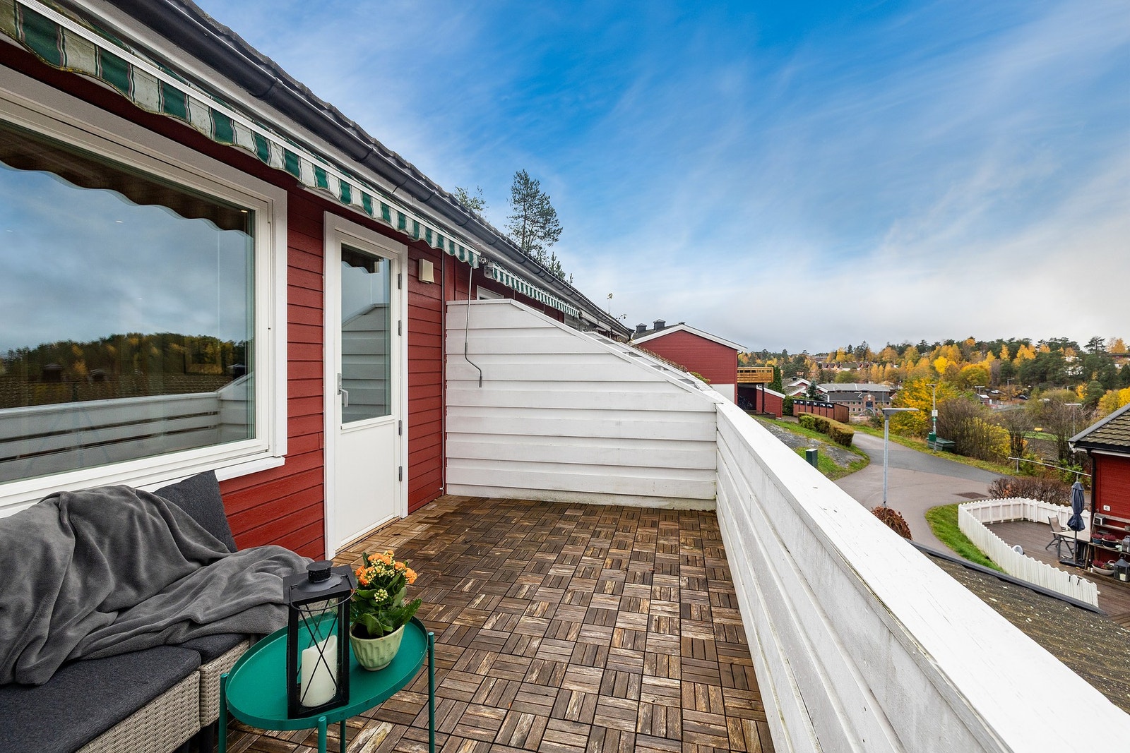 Lyst og luftig på terrassen. Galleribilde