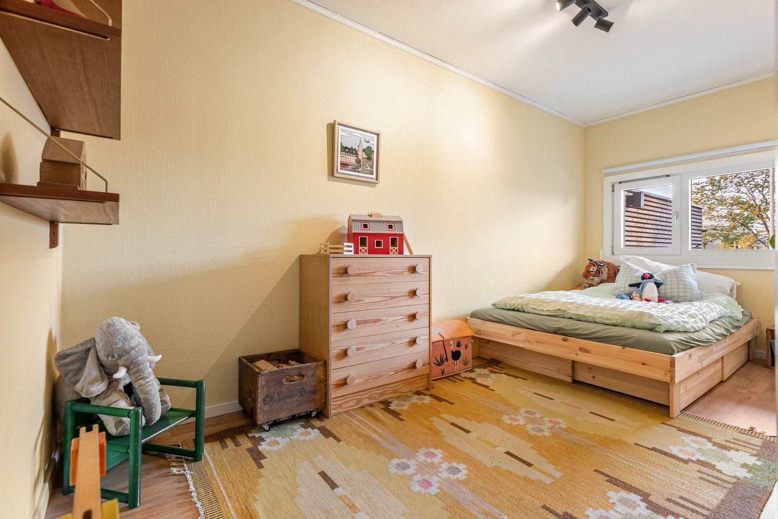 Det andre soverommet har god størrelse og ligger vegg-i-vegg med hovedsoverommet. Galleribilde