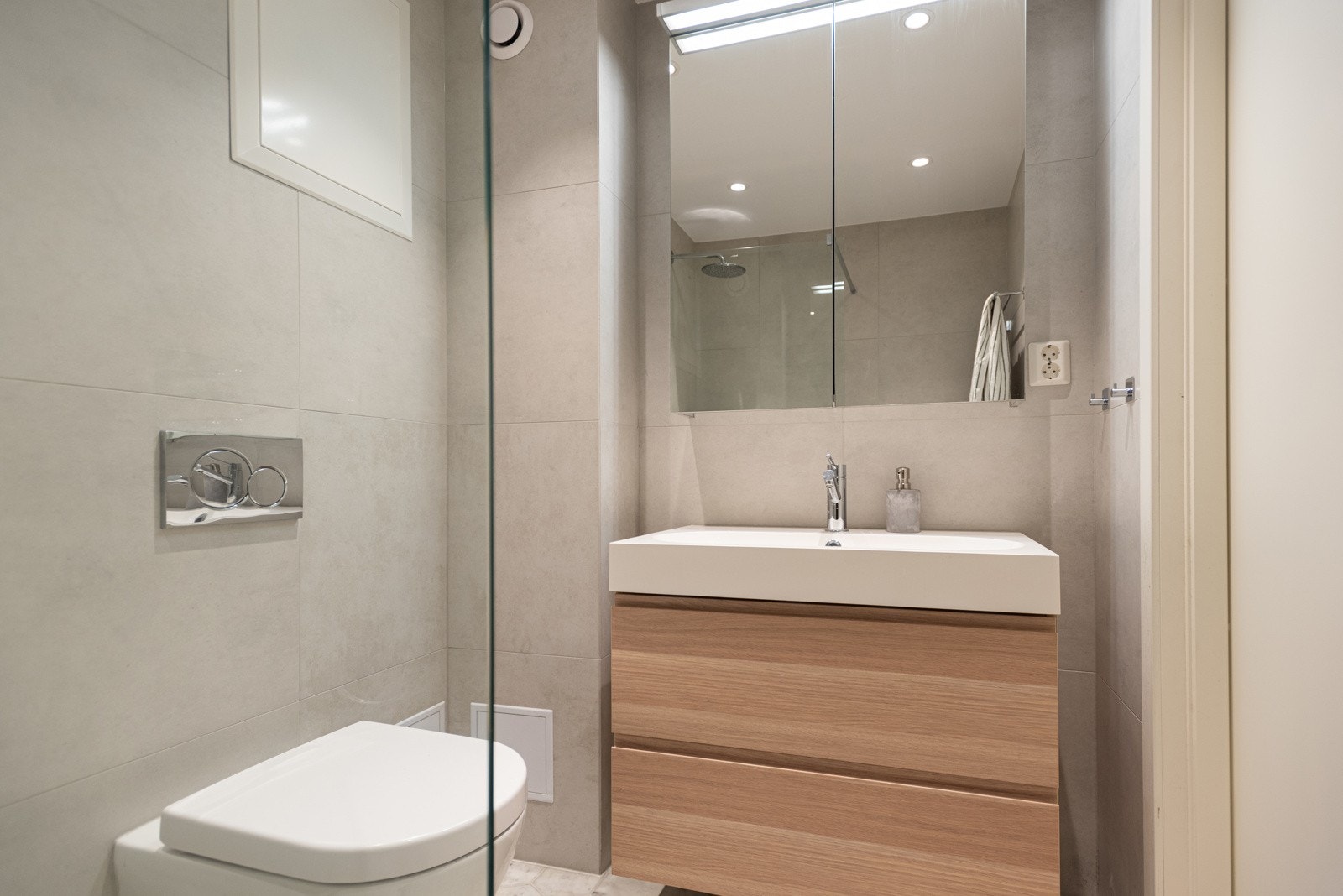 Praktisk innredning, og god plass til oppbevaring. Galleribilde