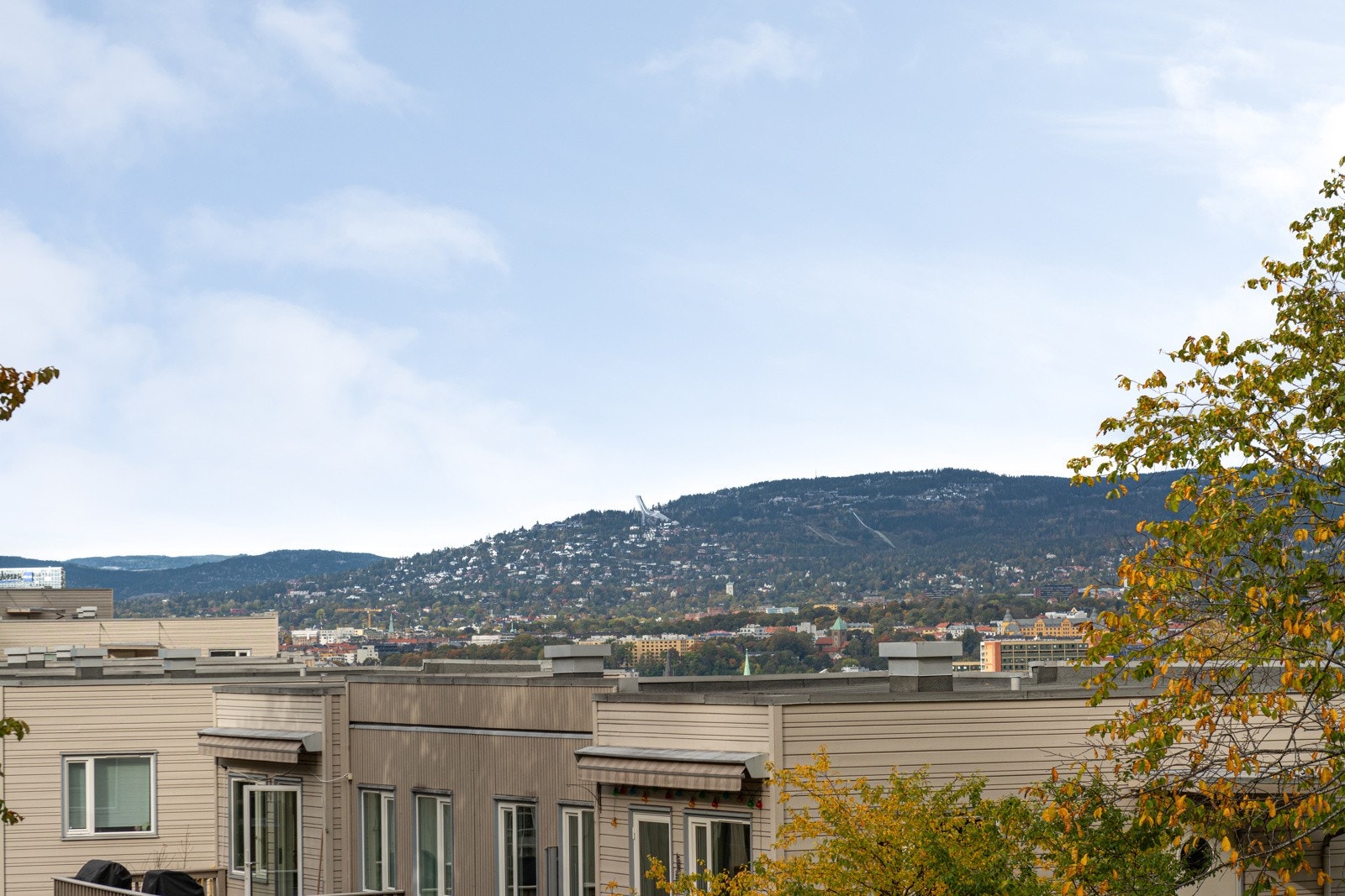 Det er og nydelig utsikt mot Holmenkollen i nordvest. Galleribilde