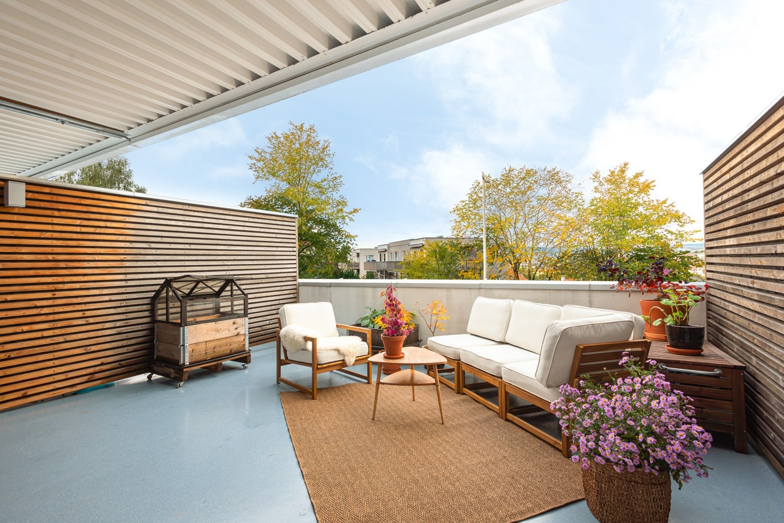 Fra hovedsoverommet er det utgang til en stor terrasse på 23 kvm. Galleribilde