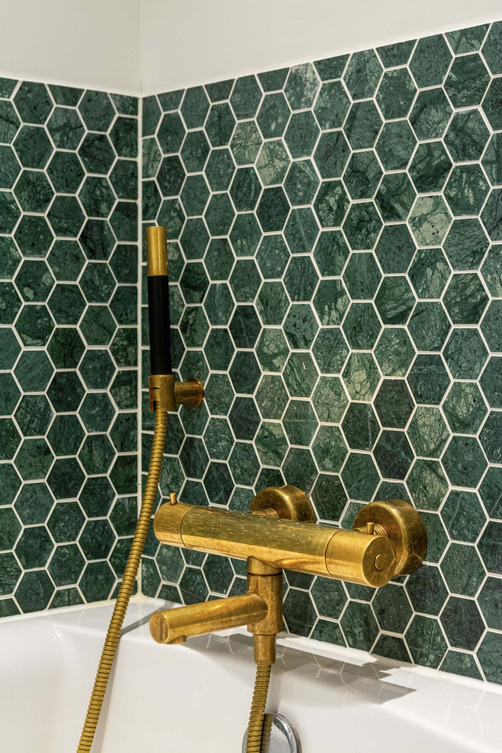 Her kan både voksne og barn nyte en god badestund - badekaret innbyr til både lek og rekreasjon. Galleribilde