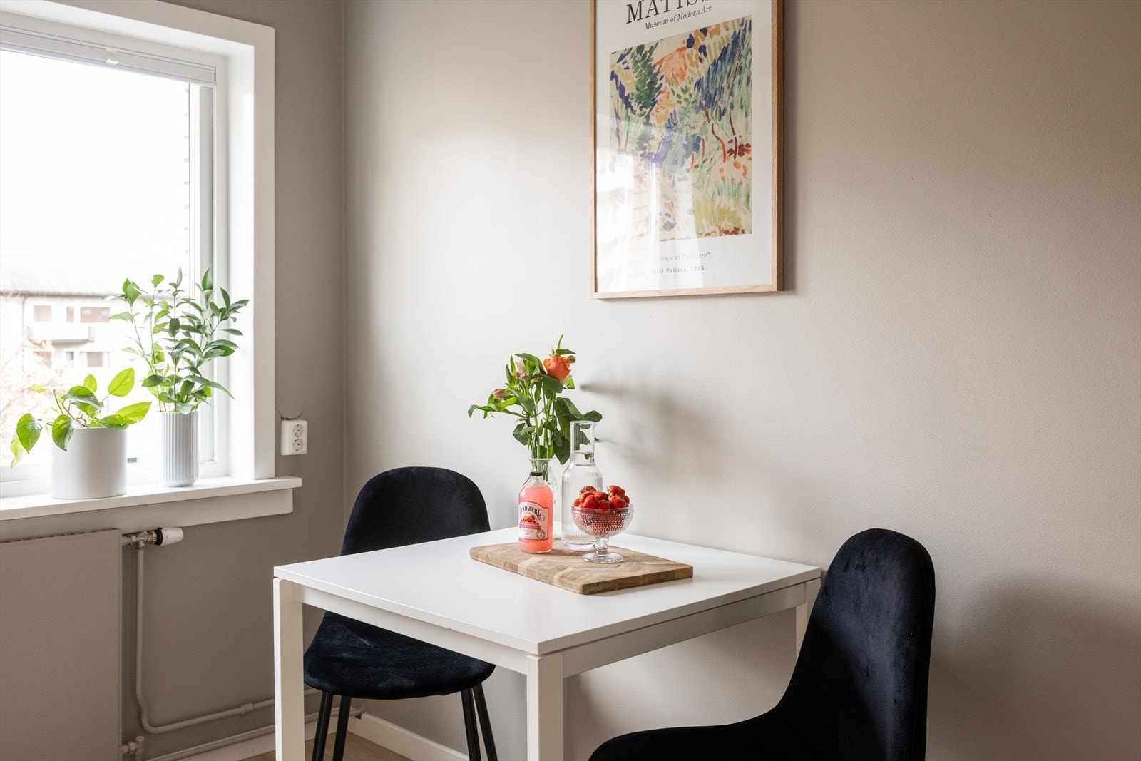 God plass til å ha en hyggelig sittegruppe hvor man kan nyte morgenkaffen. Galleribilde