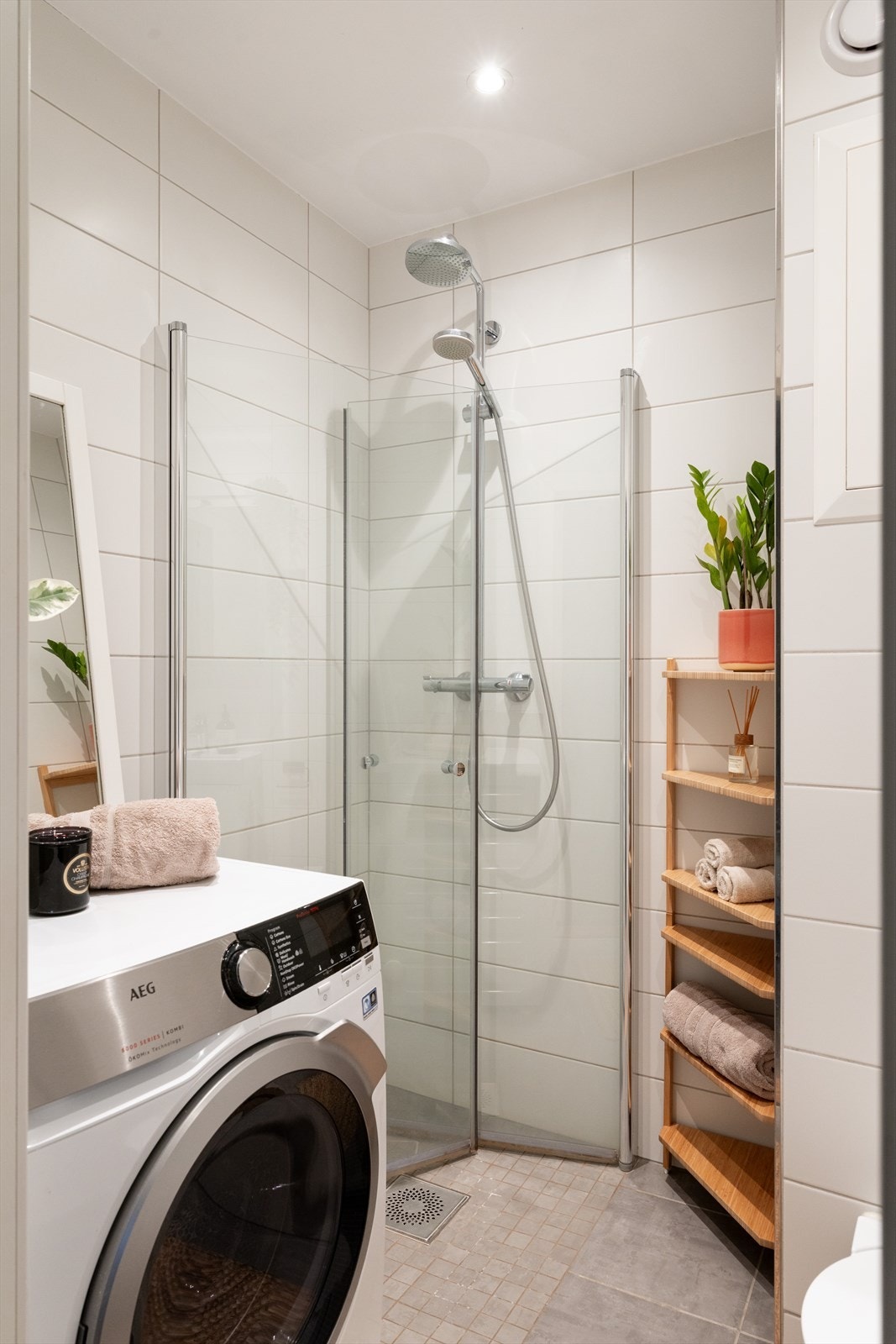 Videre er det opplegg for vaskemaskin. Galleribilde