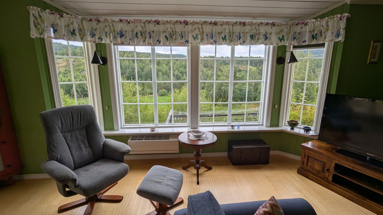 Karnapp med store vinduer Galleribilde