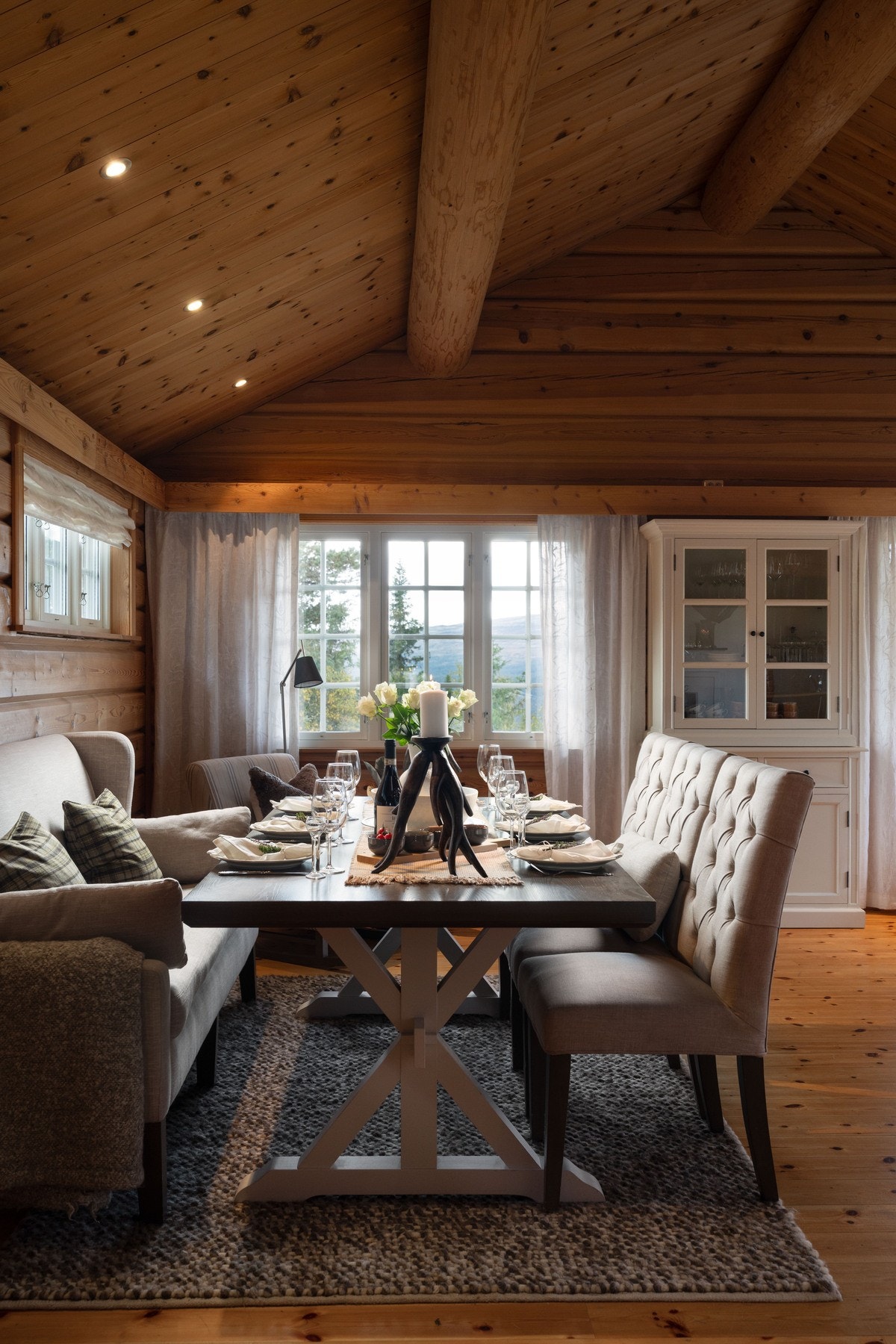 Inviter inn til de gode måltidene med nære og kjære Galleribilde