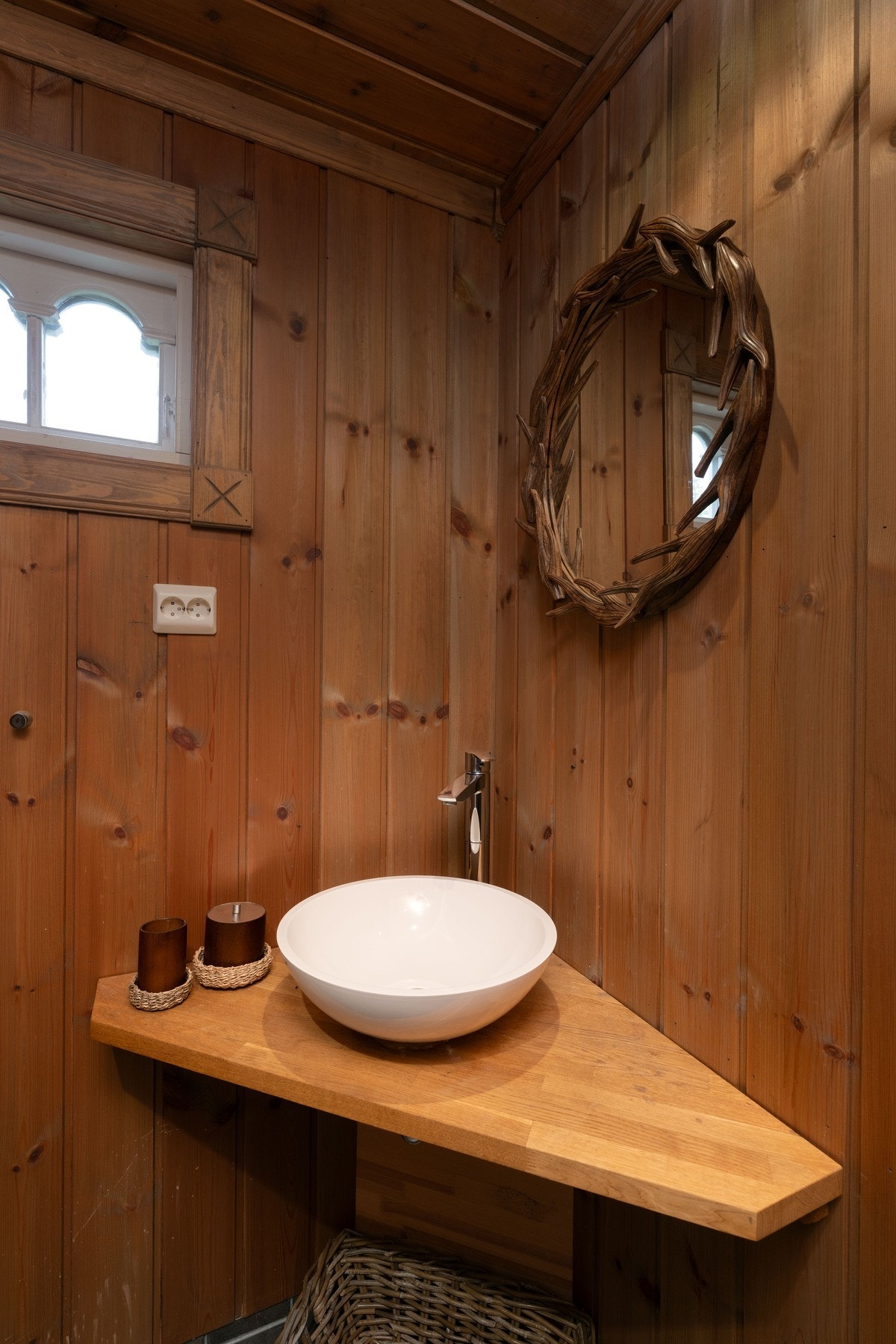 Hyttestemningen følger inn på badet Galleribilde