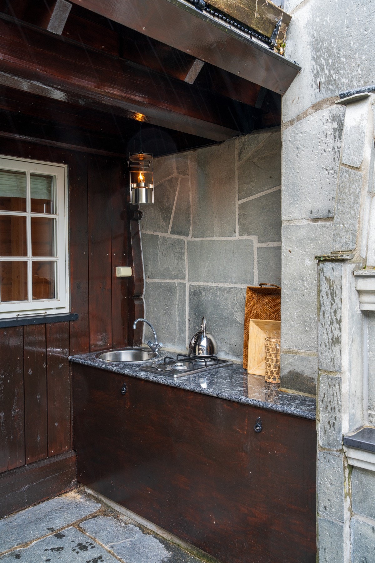 Lag middagen ute på det stilige utekjøkkenet Galleribilde