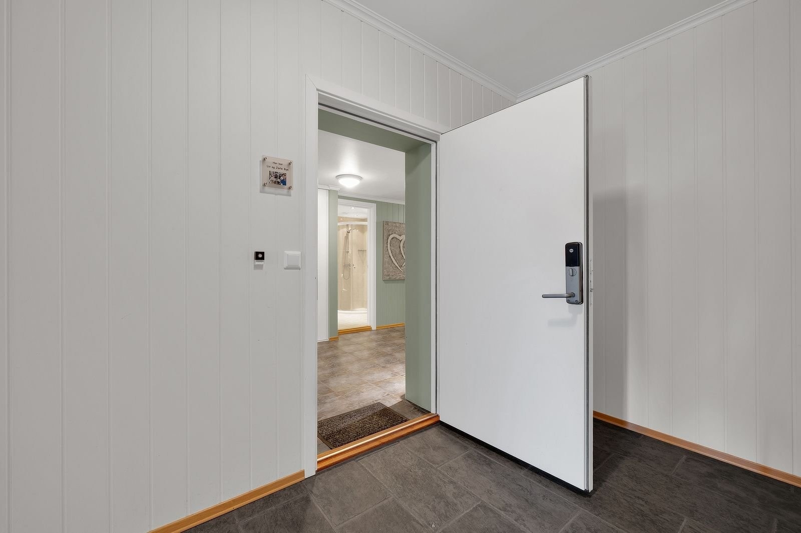 Inngang fra fellesareal Galleribilde