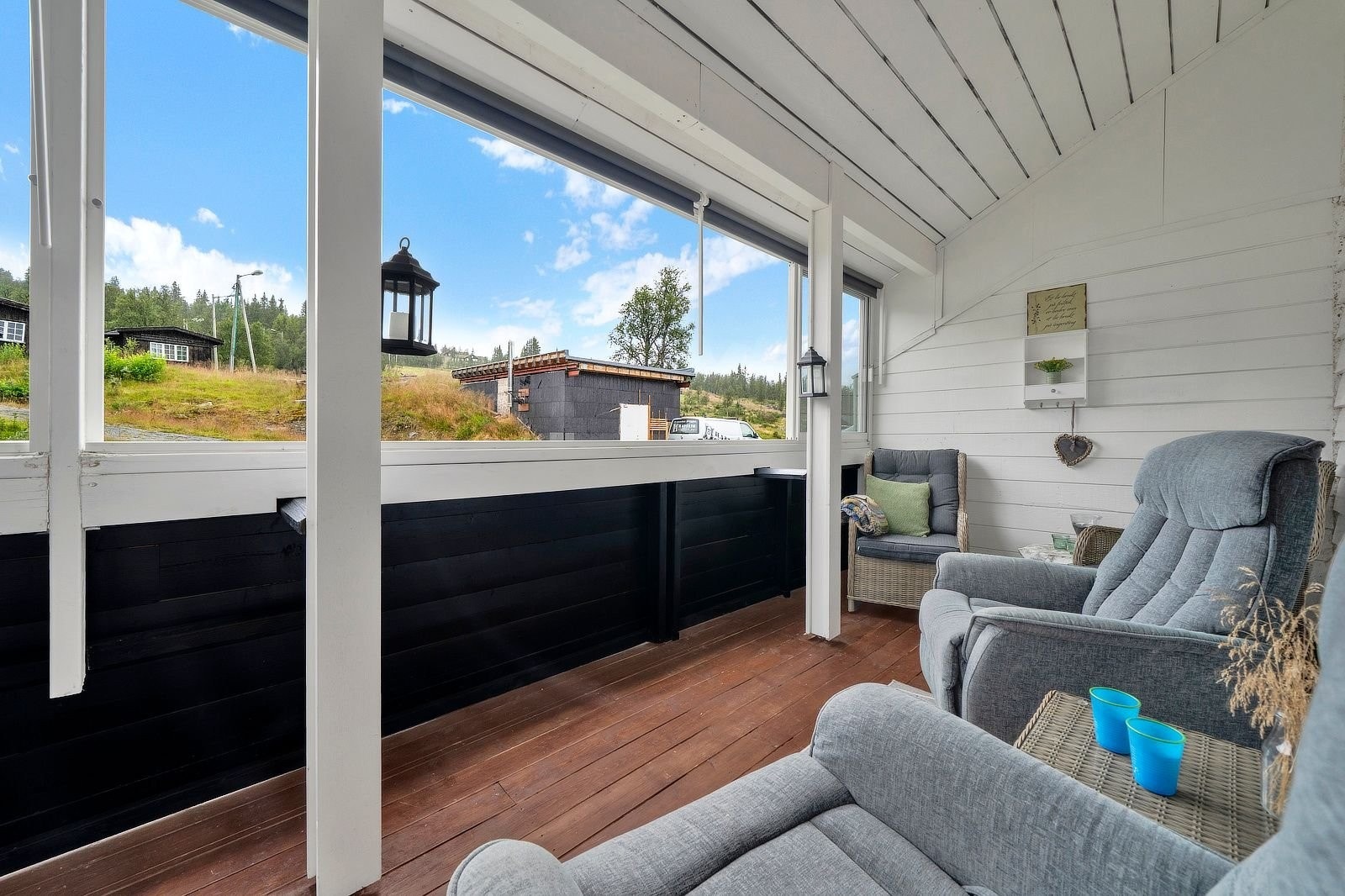 Innglasset terrasse med skyvevinduer mot vest Galleribilde