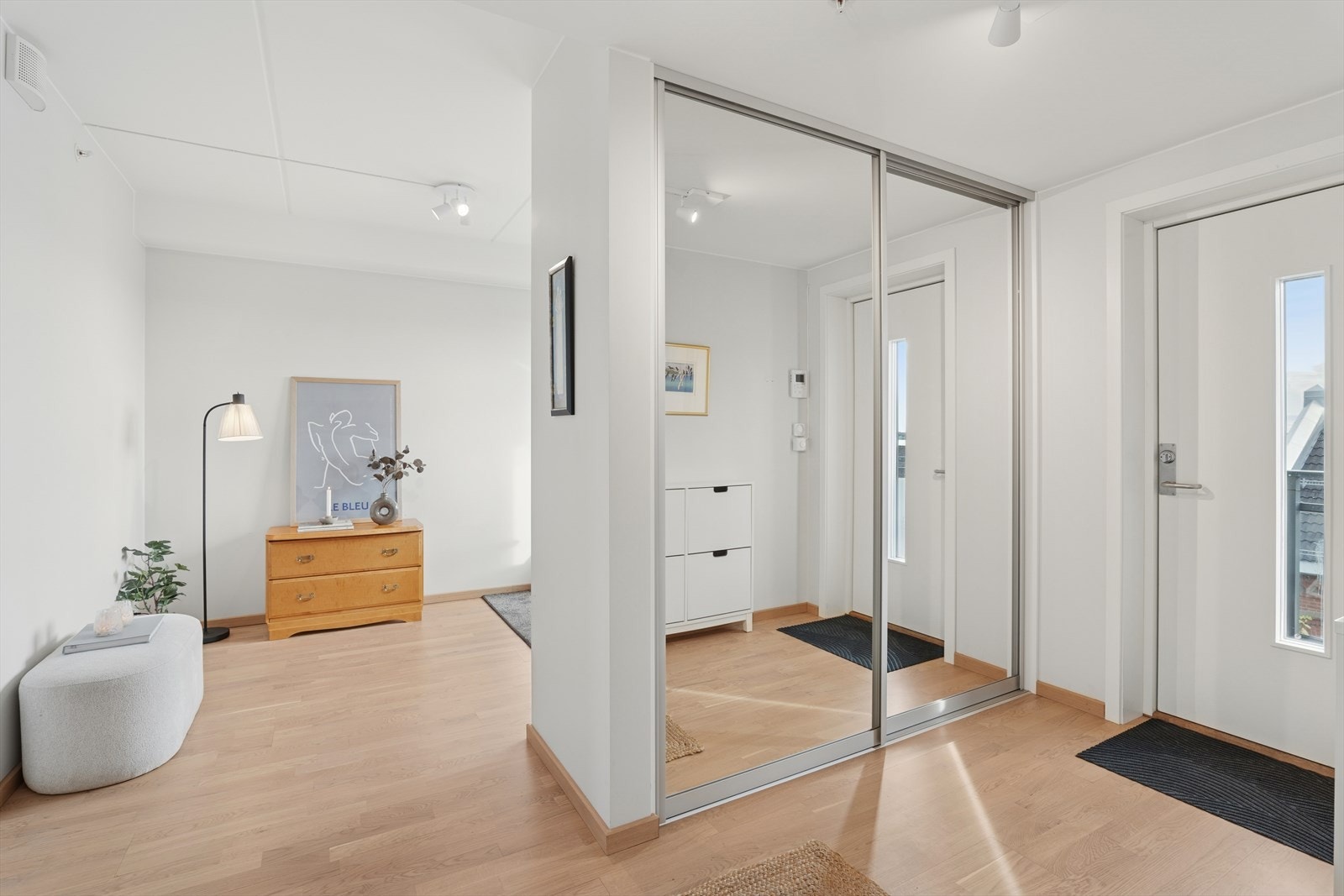 God garderobeplass til yttertøy. Galleribilde