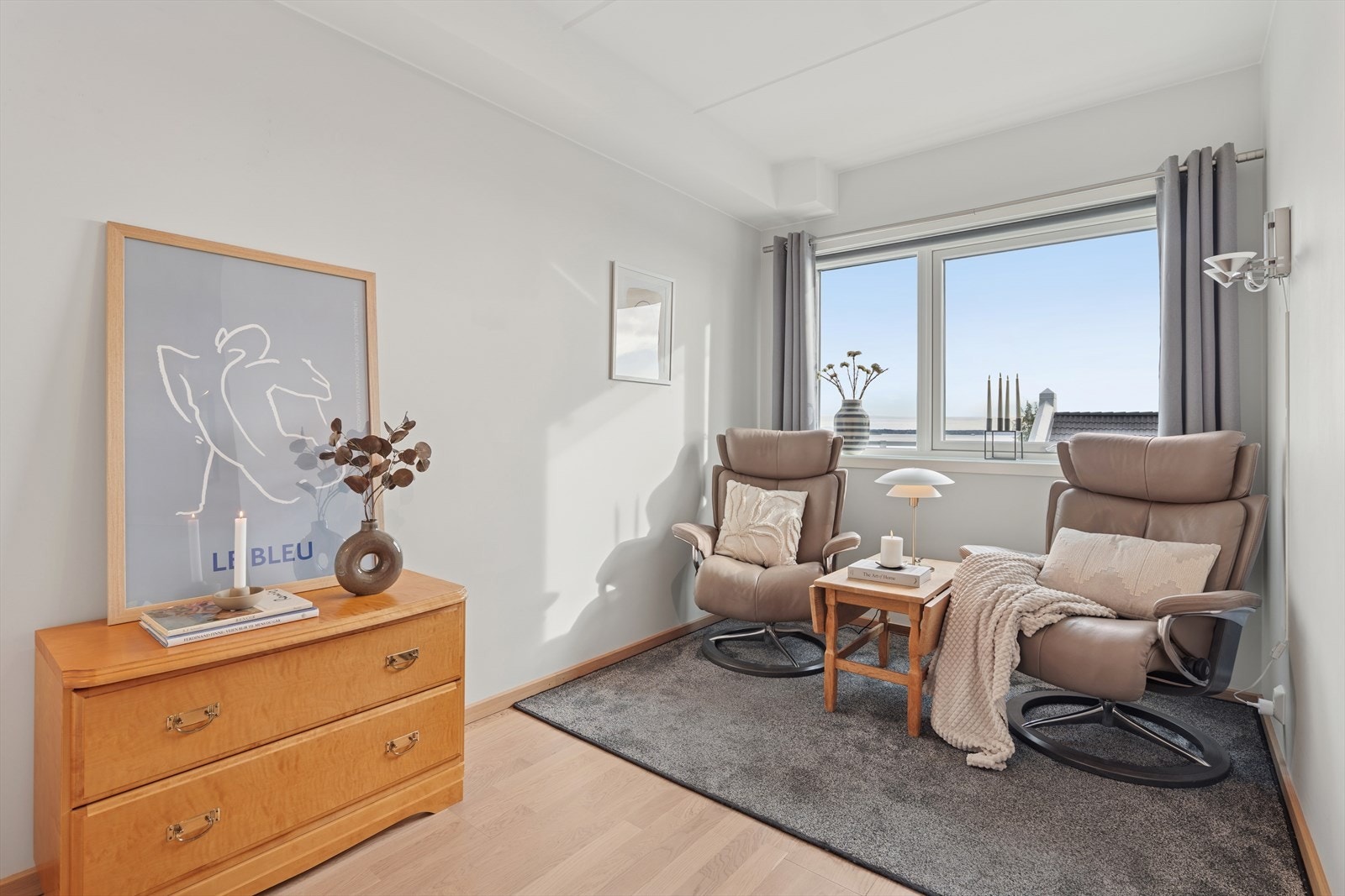 Ekstra TV-stue, eventuelt mulighet for det tredje soverommet Galleribilde