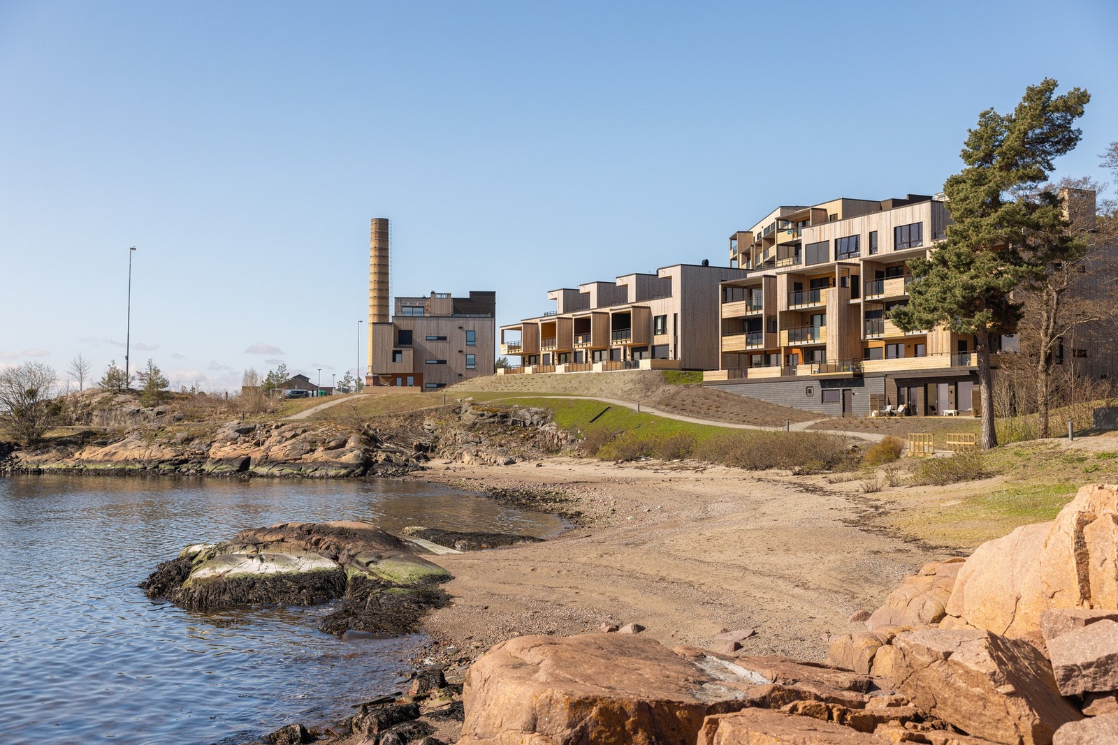 Nærområder byr på flotte turområder og familievennlige badeplasser. Galleribilde