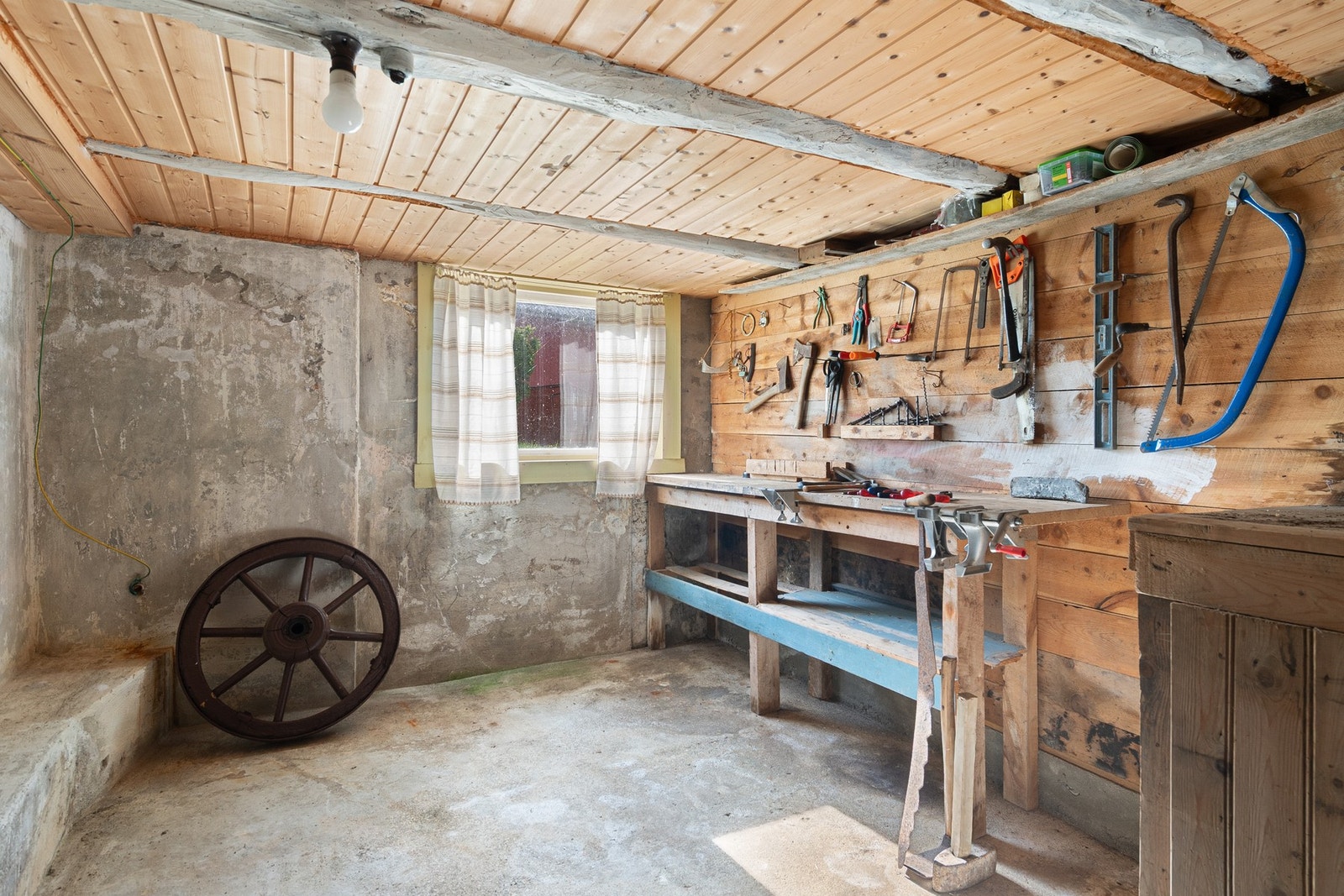 Kjellerrom i boligen Galleribilde