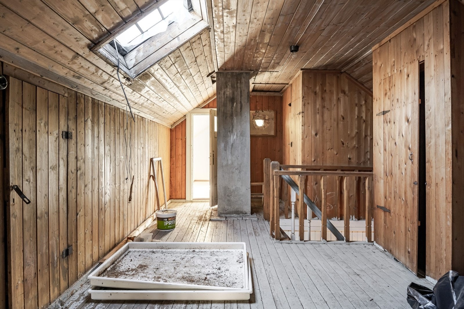 Gang/trapperom i 2. etasje. Galleribilde