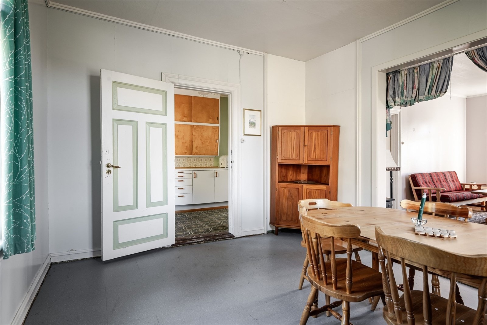 Spisestue i 2. etasje. Galleribilde