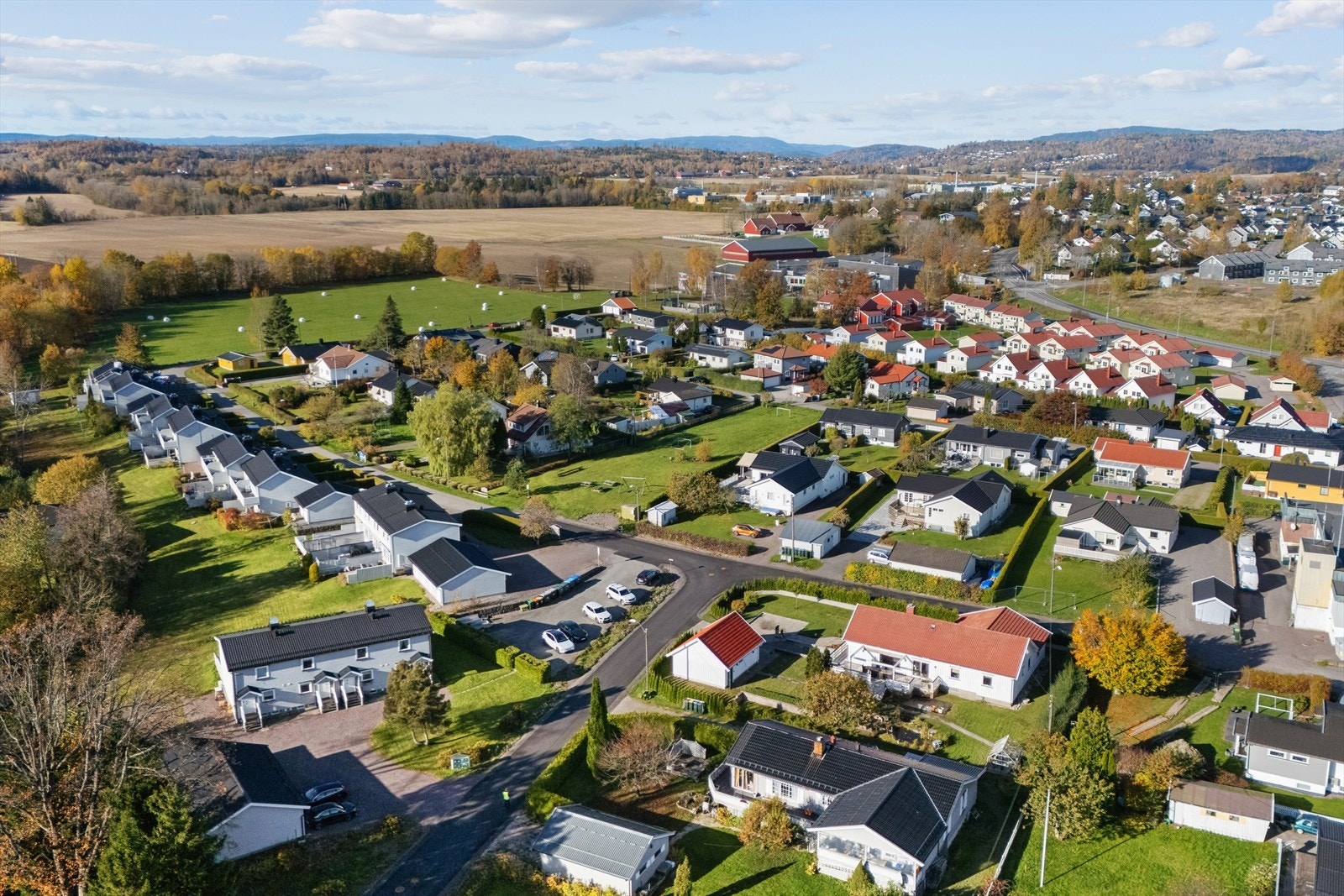Det er trygg skolevei (snarvei) fra boligen til barneskolen Galleribilde