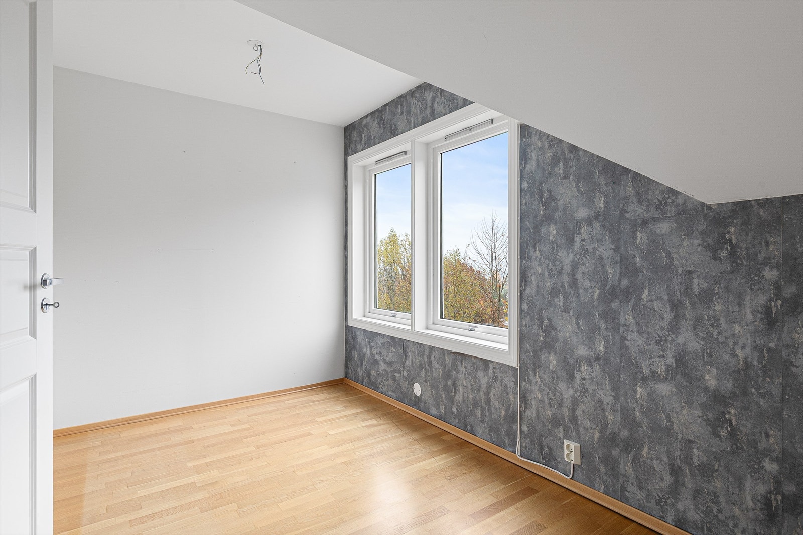 Gjestesoverom og kontor opprinnelig byggemeldt som bod i originale tegninger Galleribilde