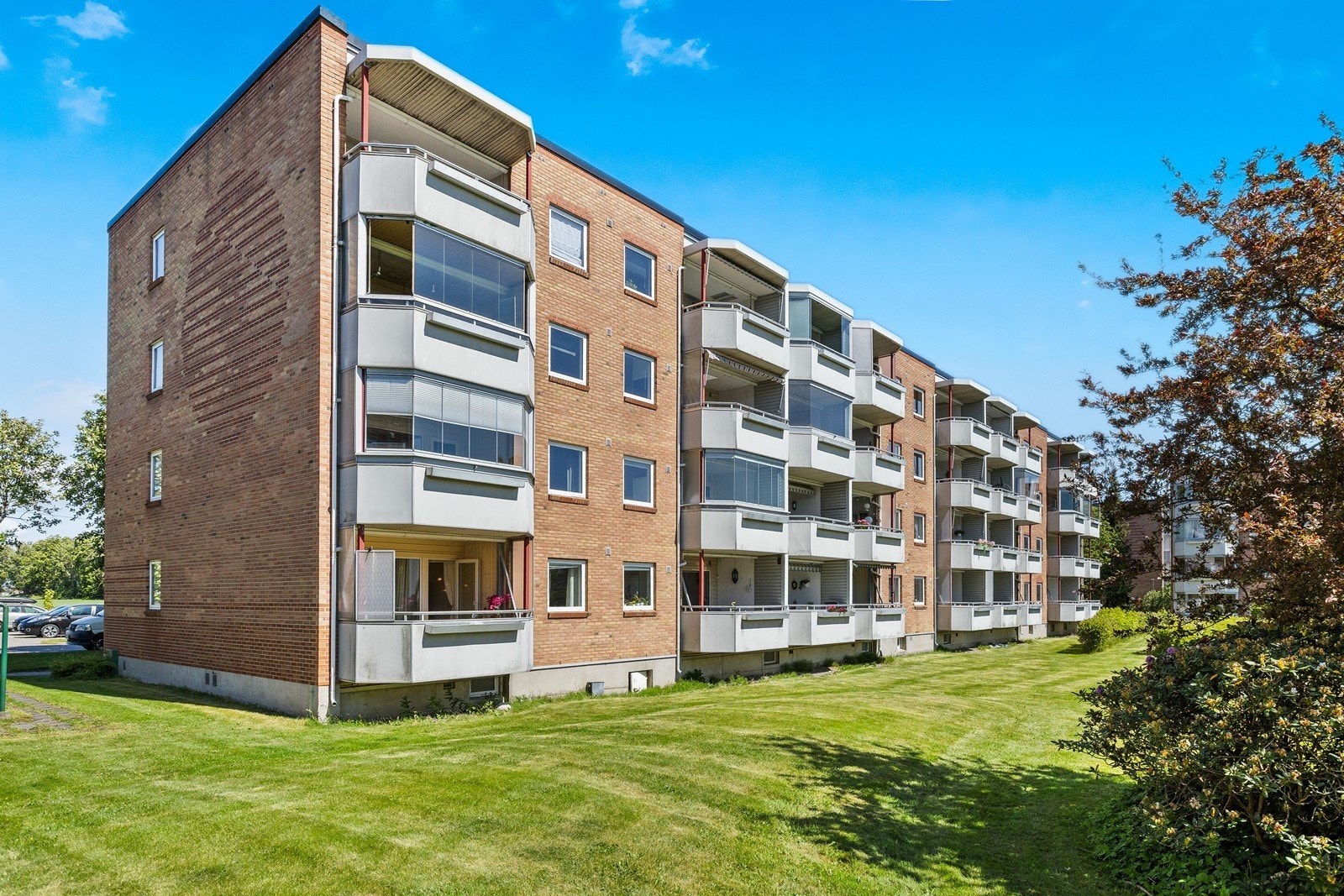 Leiligheten ligger i etablert område på Lundheim i Gamle Fredrikstad med gangavstand til skole, matbutikk og kollektivtransport Galleribilde