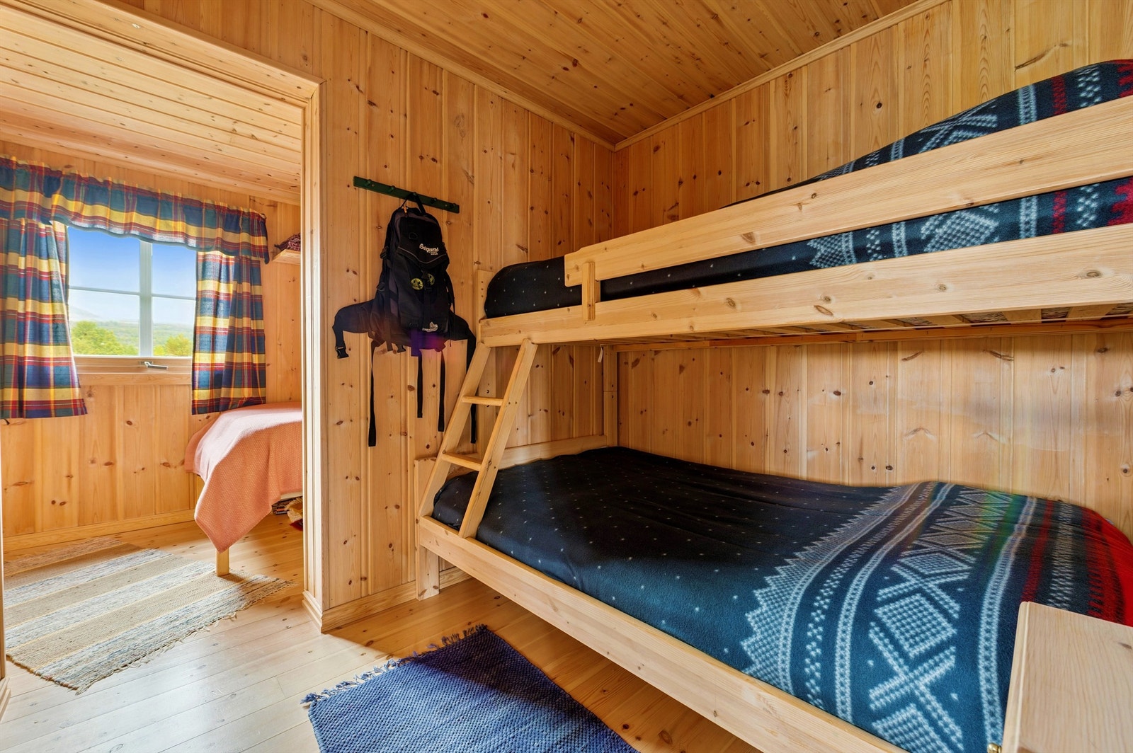 Ett soverom fordelt på to alkover. Galleribilde